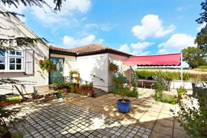 Facade/entrance in Wayside B&B