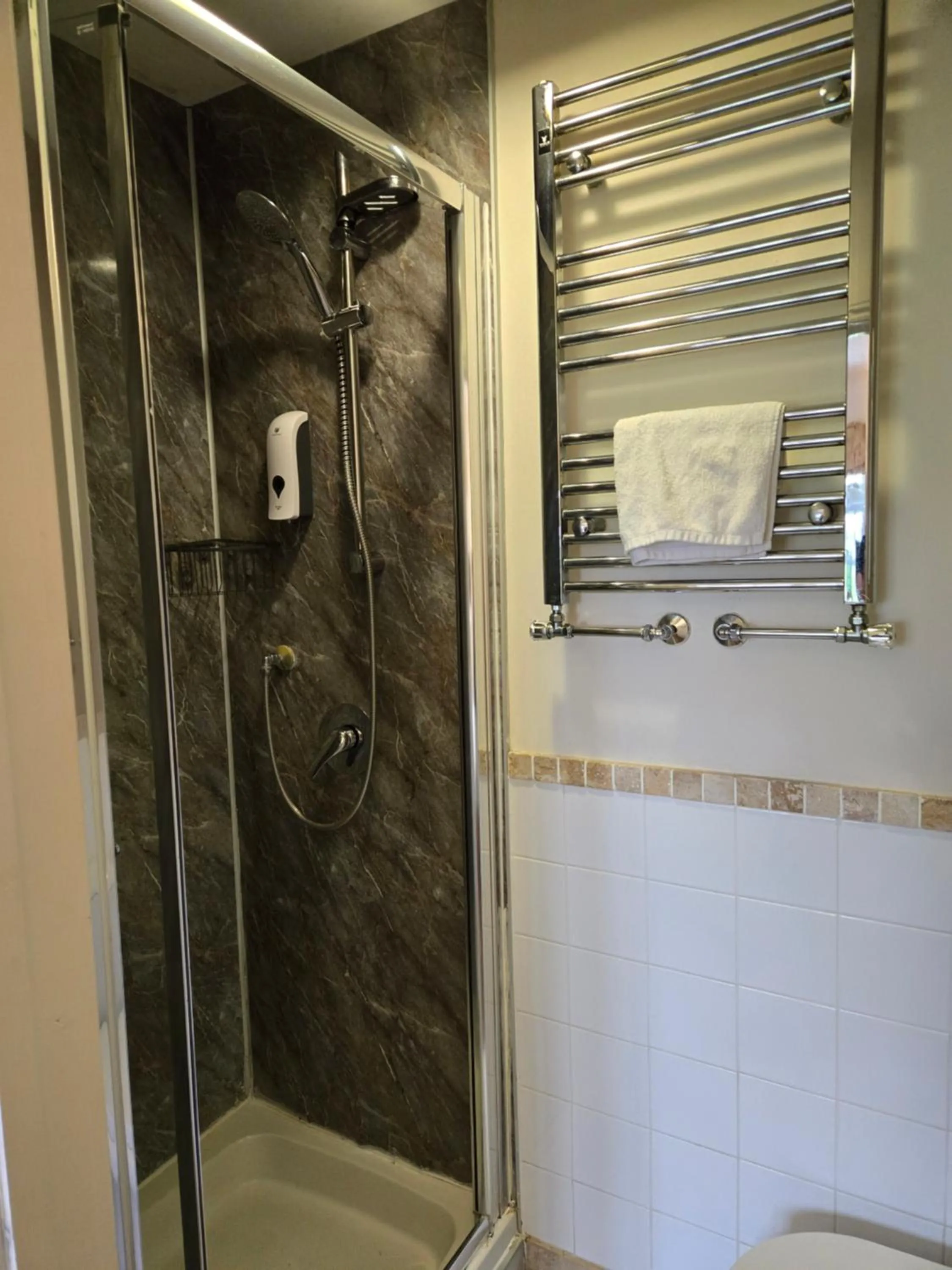 Bathroom in Wayside B&B