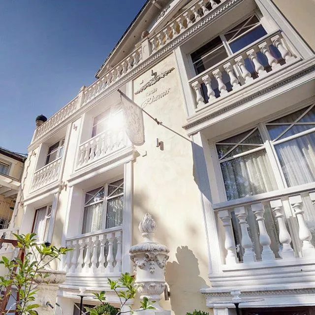 Facade/entrance in Hotel Peter Schaefer