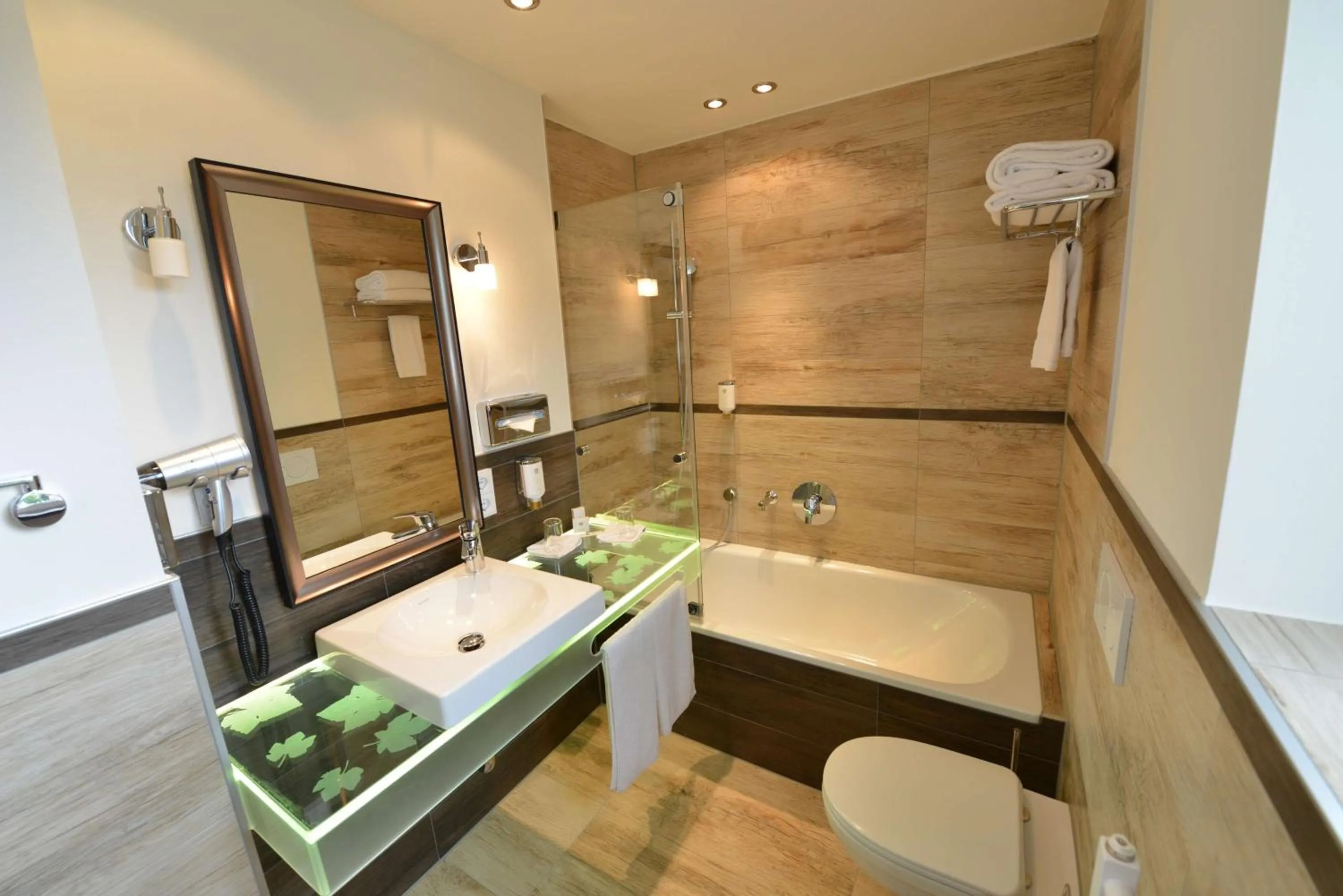 Photo of the whole room in Best Western Plus Palatin Kongresshotel