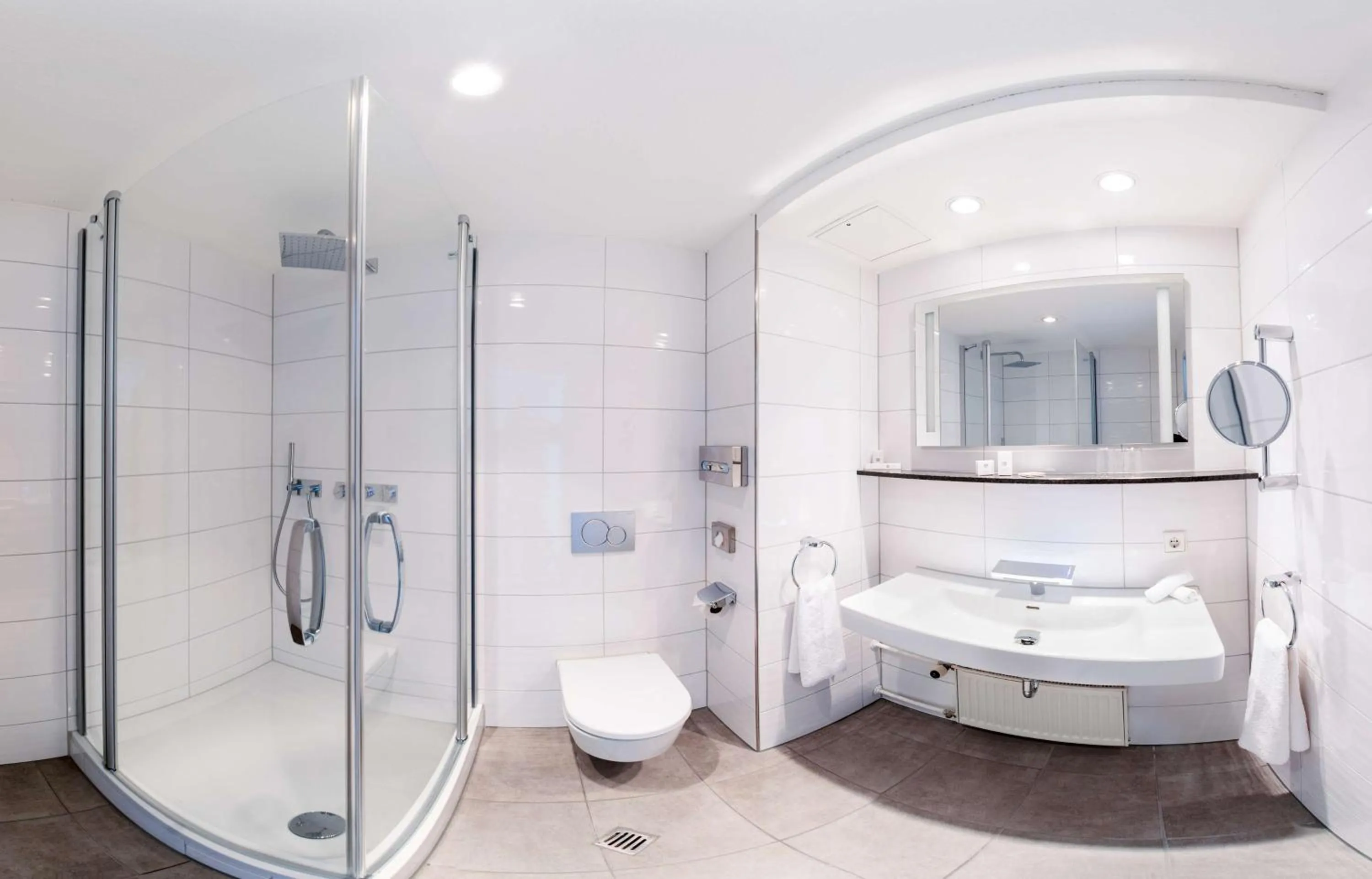 Bathroom in Best Western Plus Palatin Kongresshotel