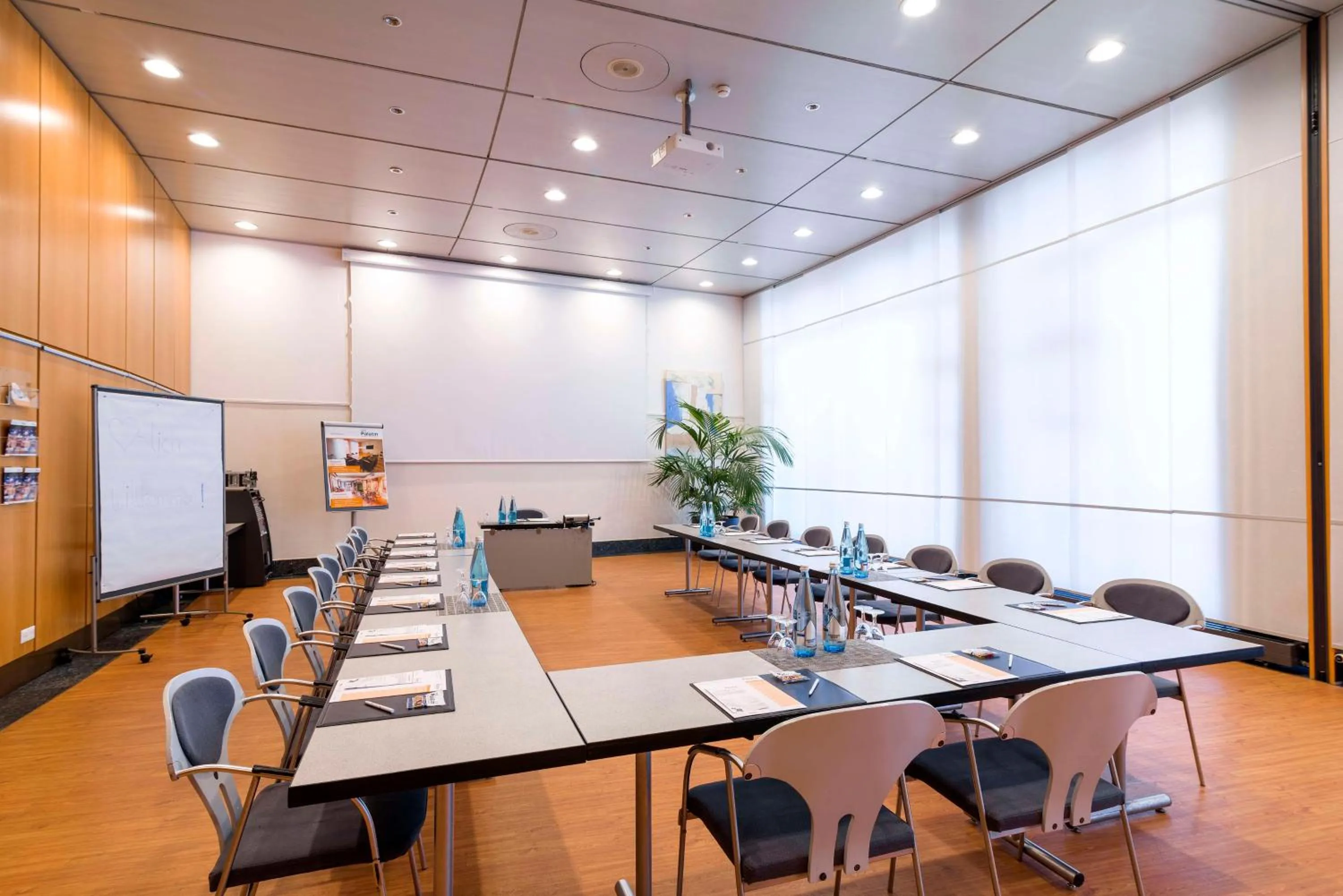 Meeting/conference room in Best Western Plus Palatin Kongresshotel
