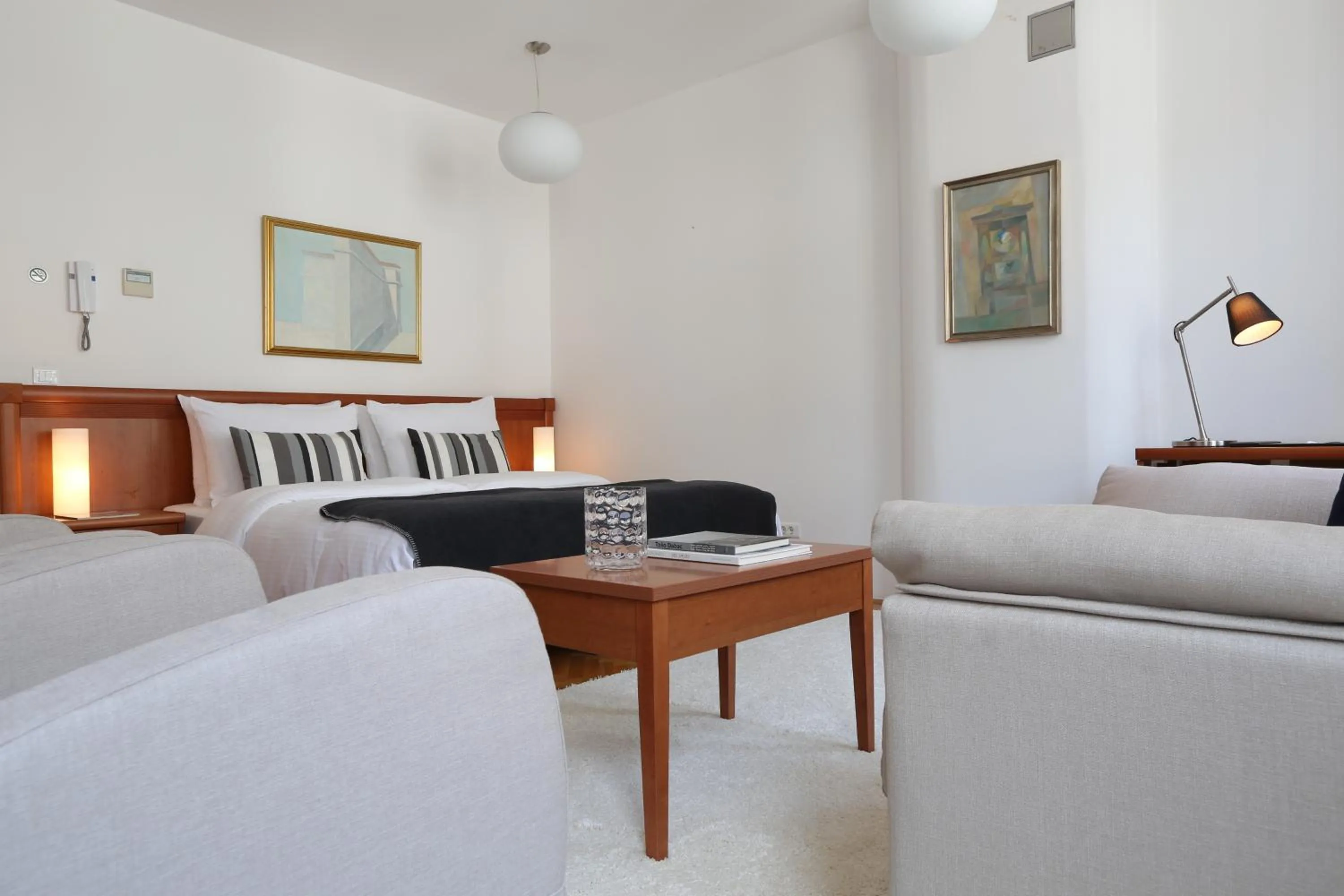 Bed in Angel Main Square Center Zagreb