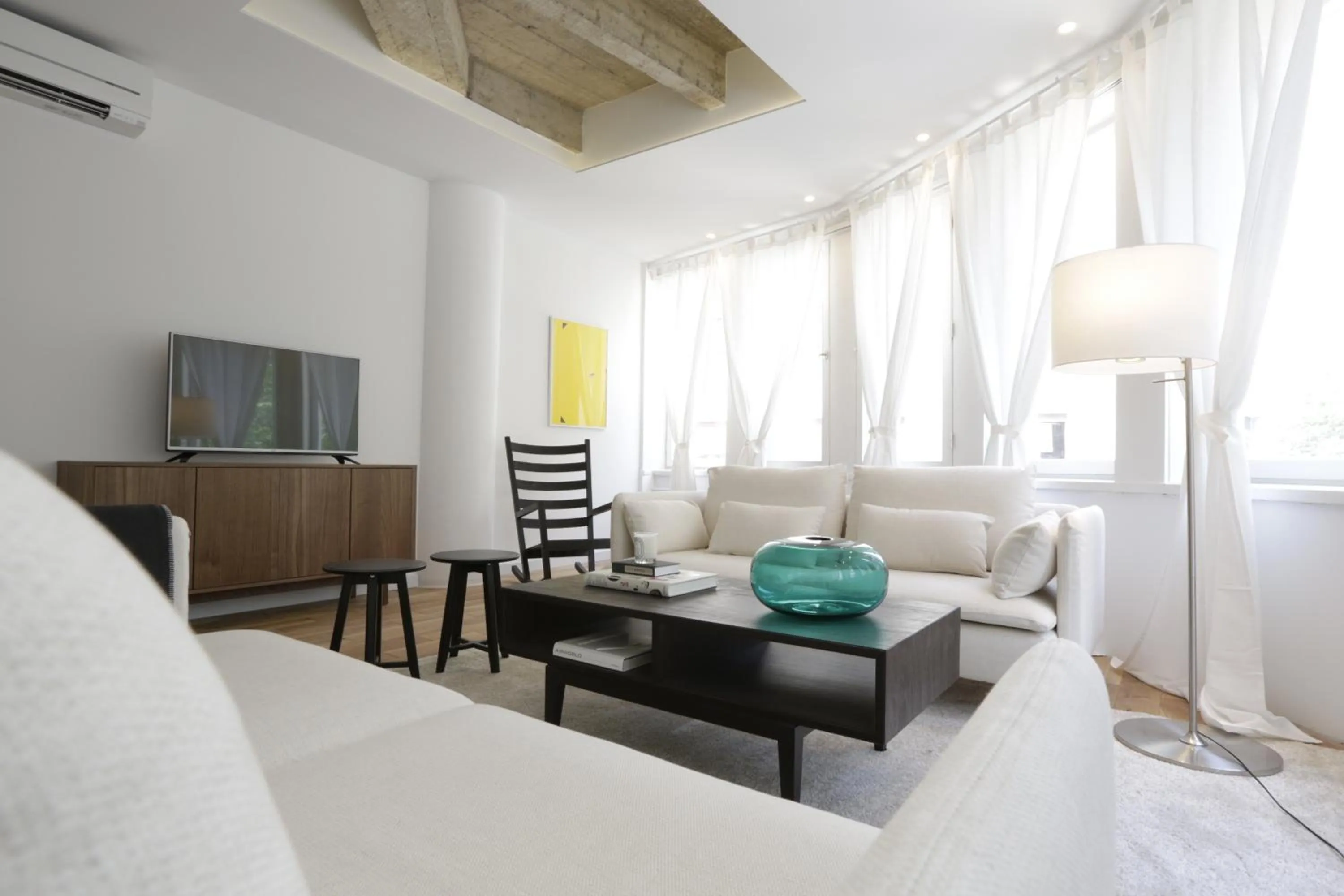 TV and multimedia in Angel Main Square Center Zagreb