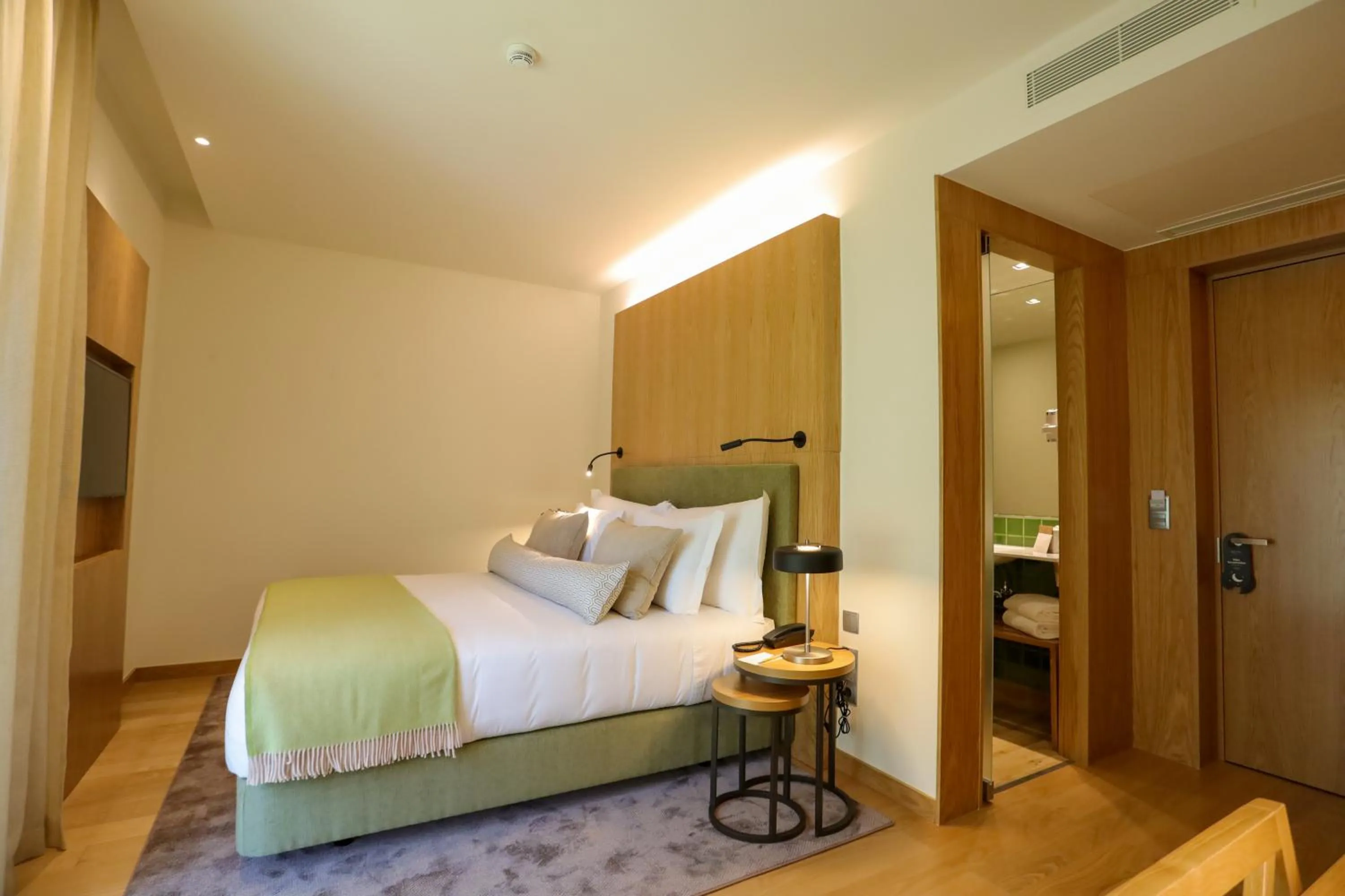 Bed in NEYA Porto Hotel