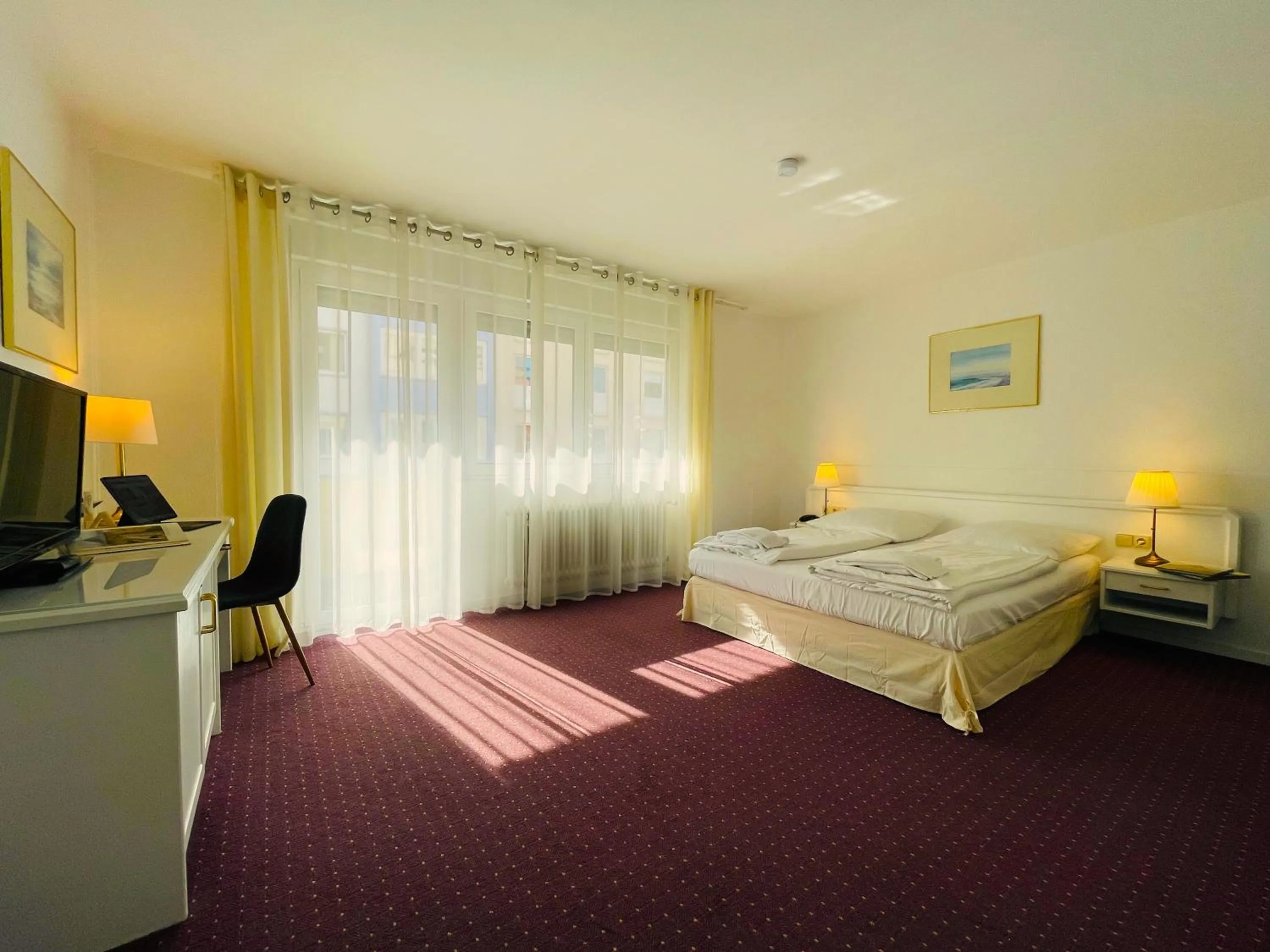 Bedroom, Bed in Hotel Moguntia