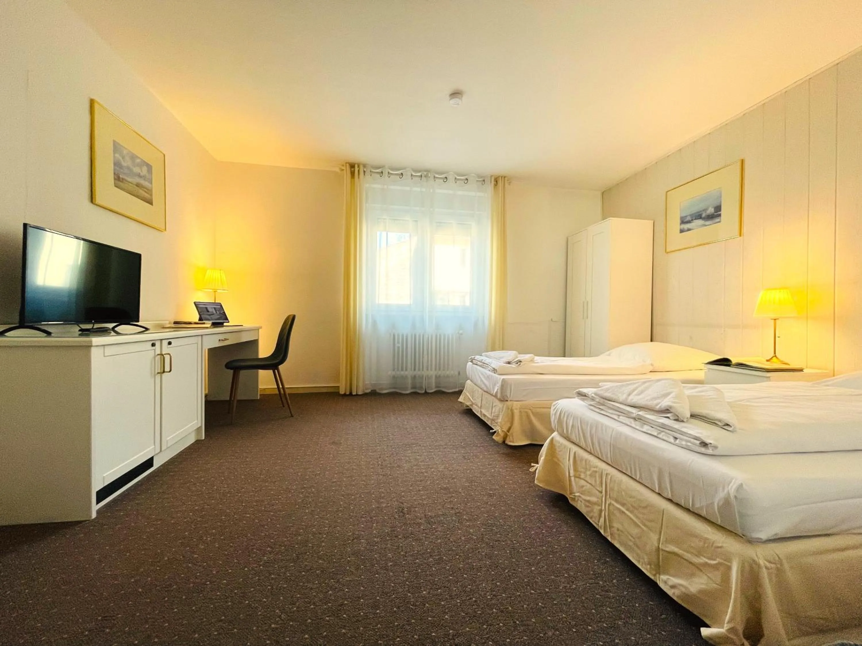 Bedroom, Bed in Hotel Moguntia