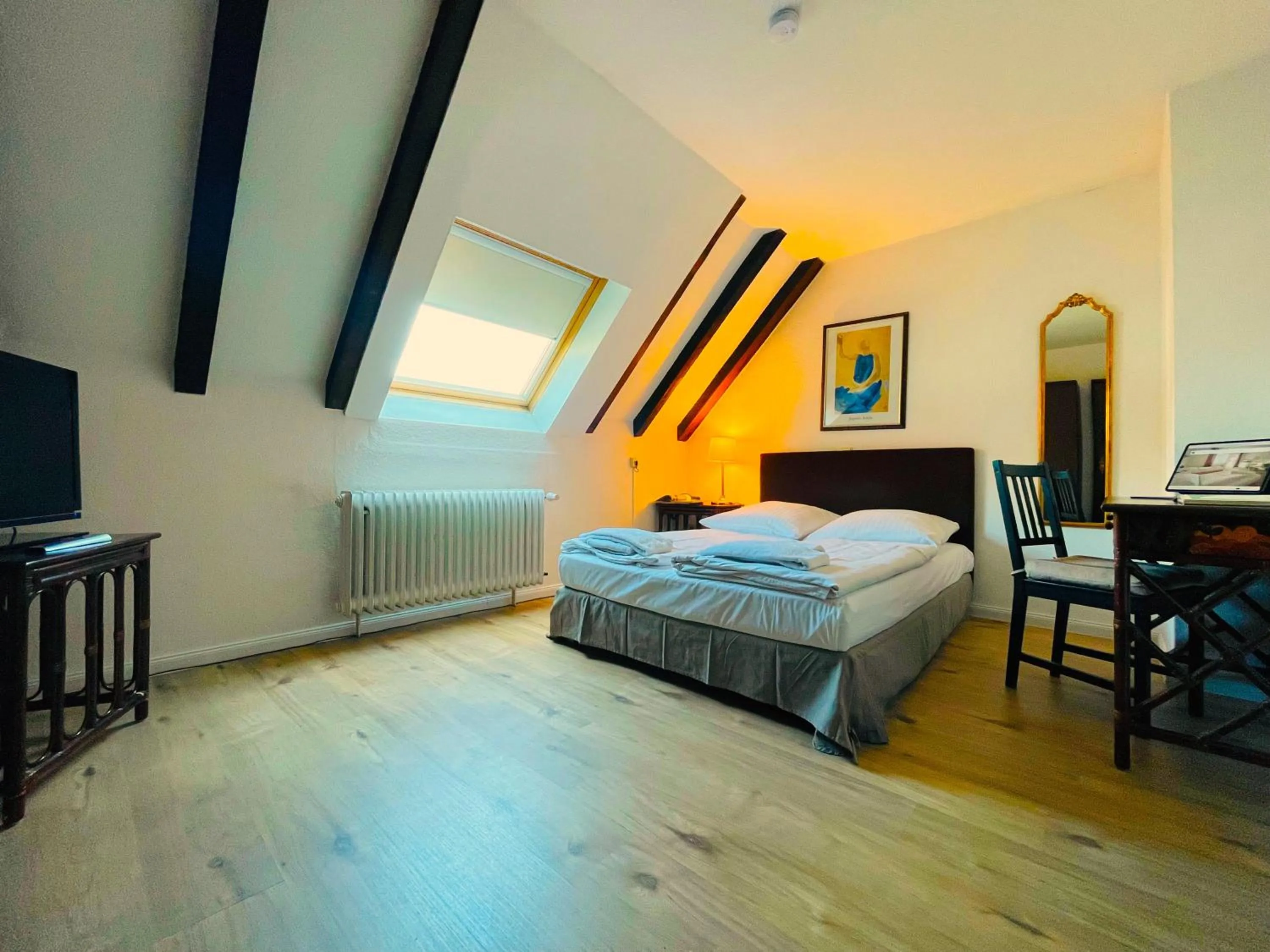 Bedroom, Bed in Hotel Moguntia