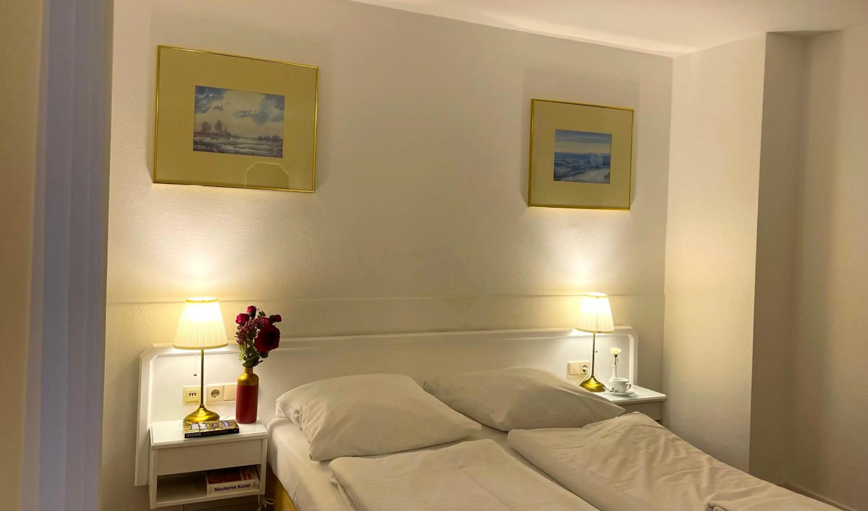 Bedroom, Bed in Hotel Moguntia