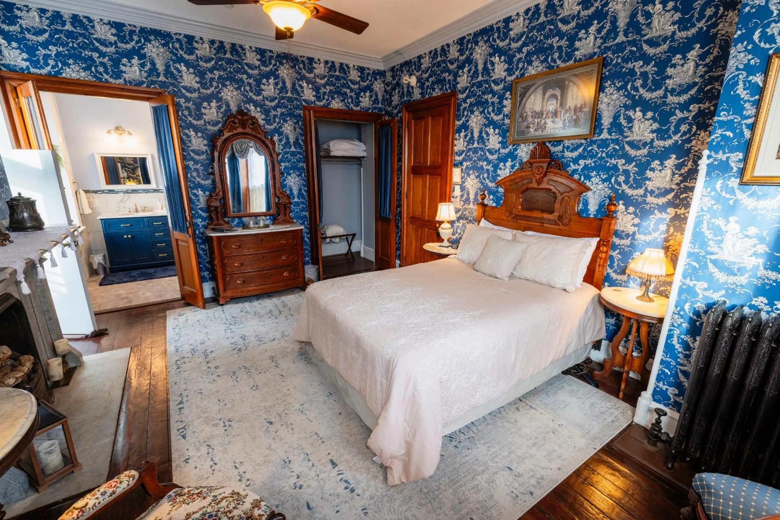 Bed in Gifford-Risley House Bed and Breakfast