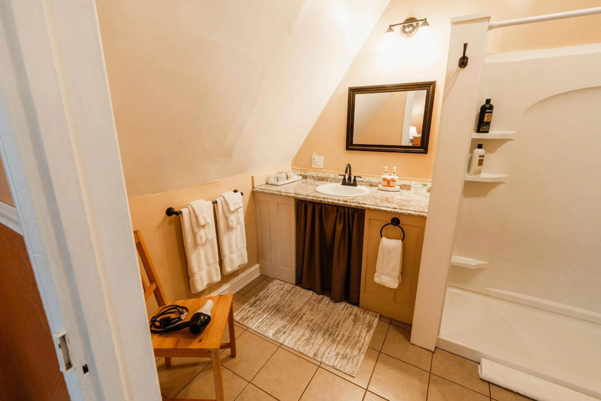 Gifford-Risley House Bed and Breakfast