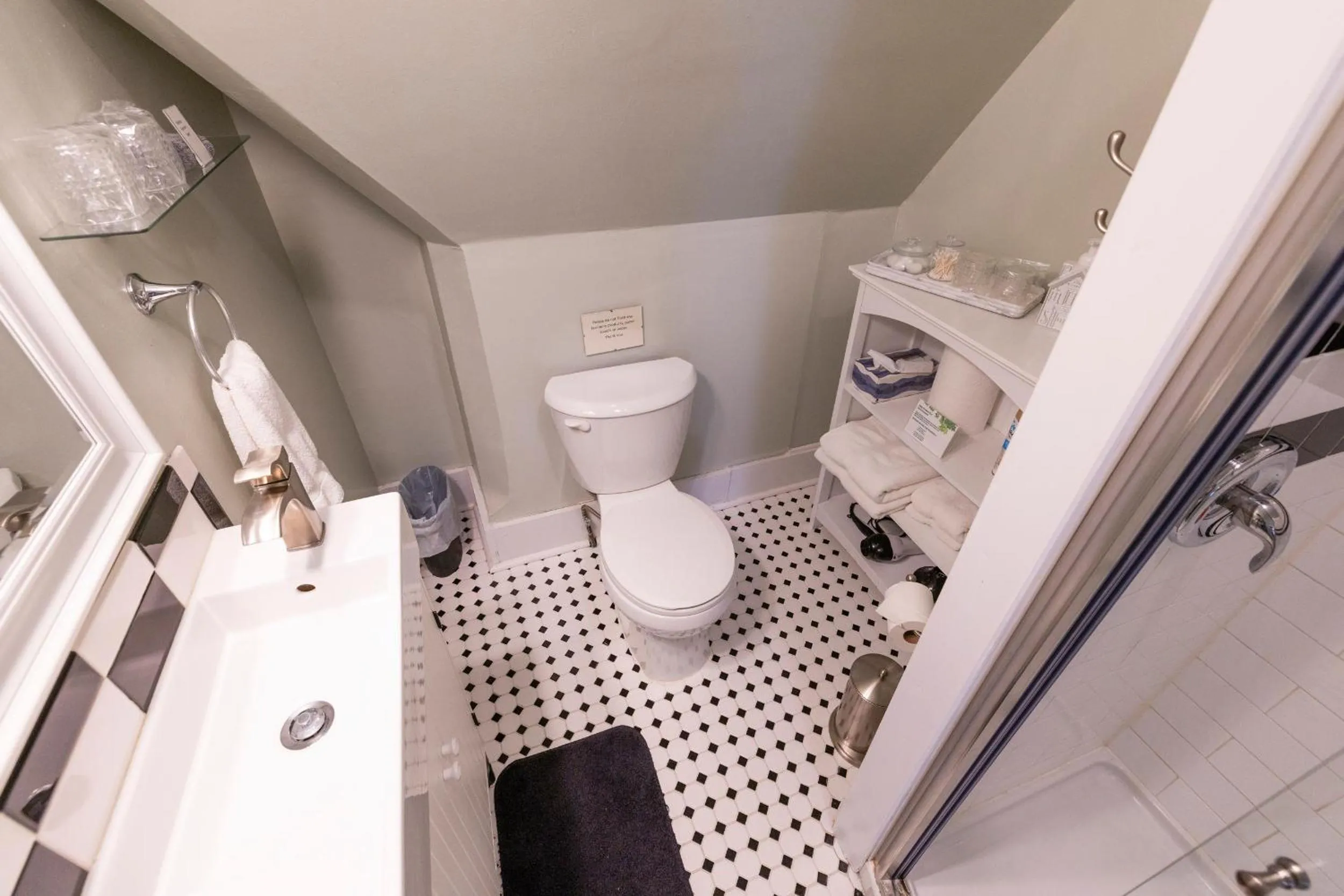 Gifford-Risley House Bed and Breakfast