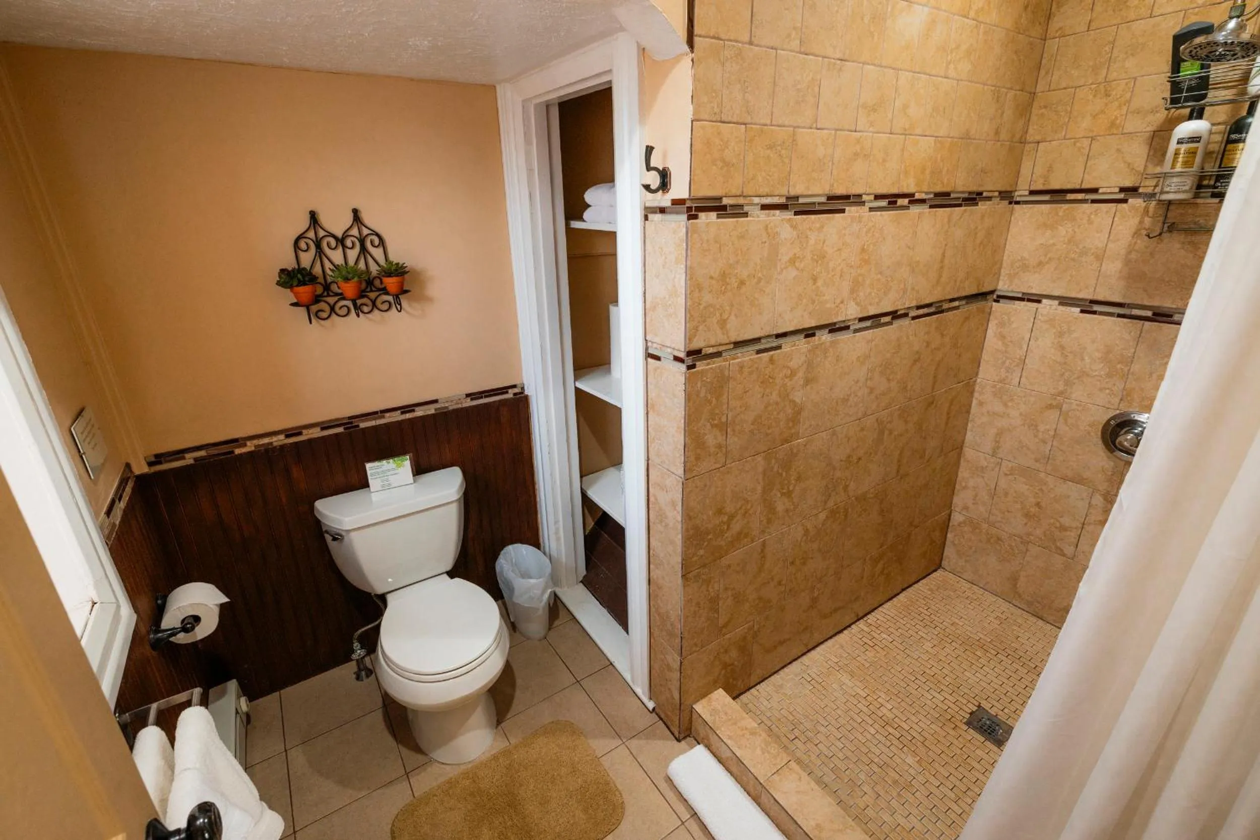 Gifford-Risley House Bed and Breakfast