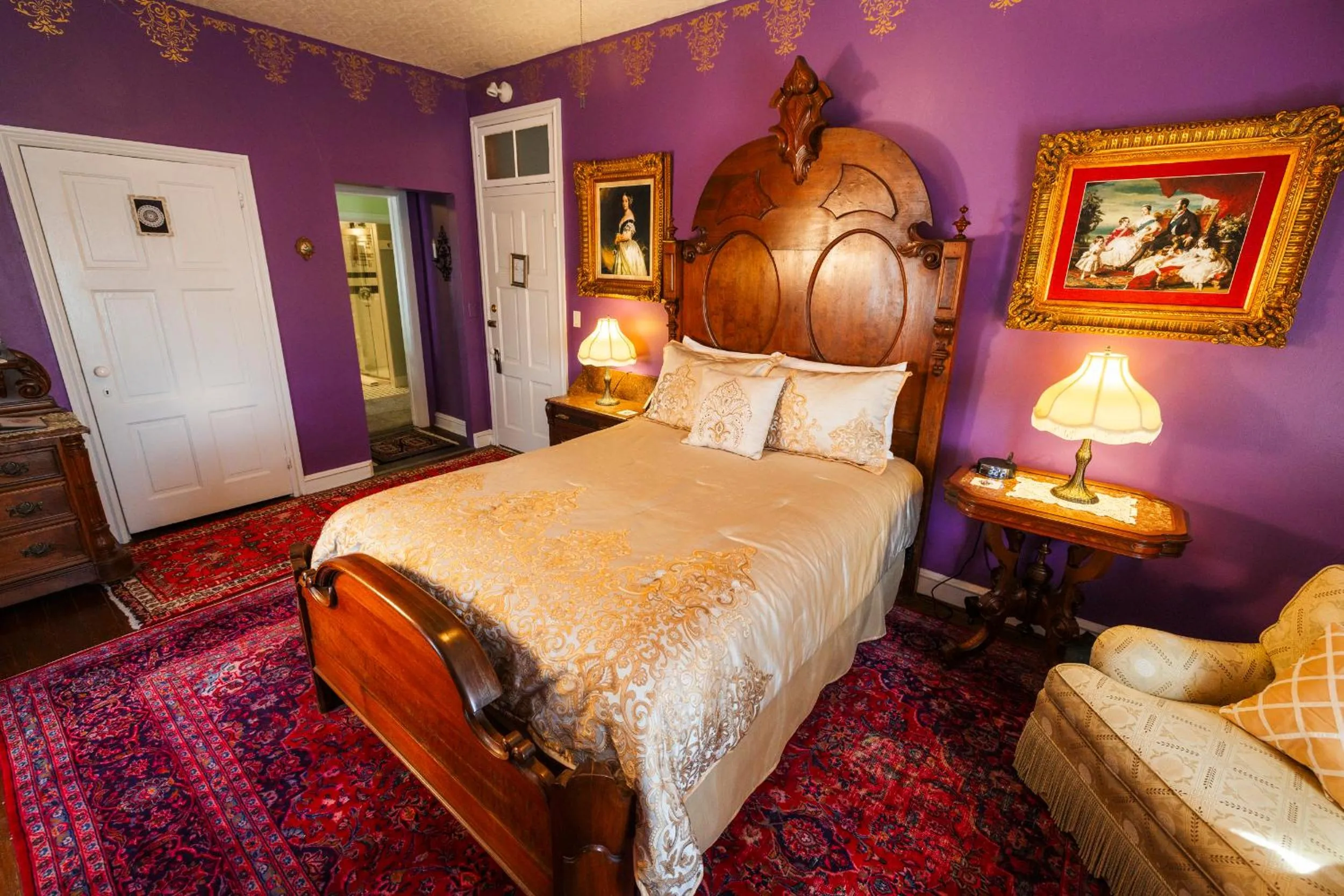 Bed in Gifford-Risley House Bed and Breakfast