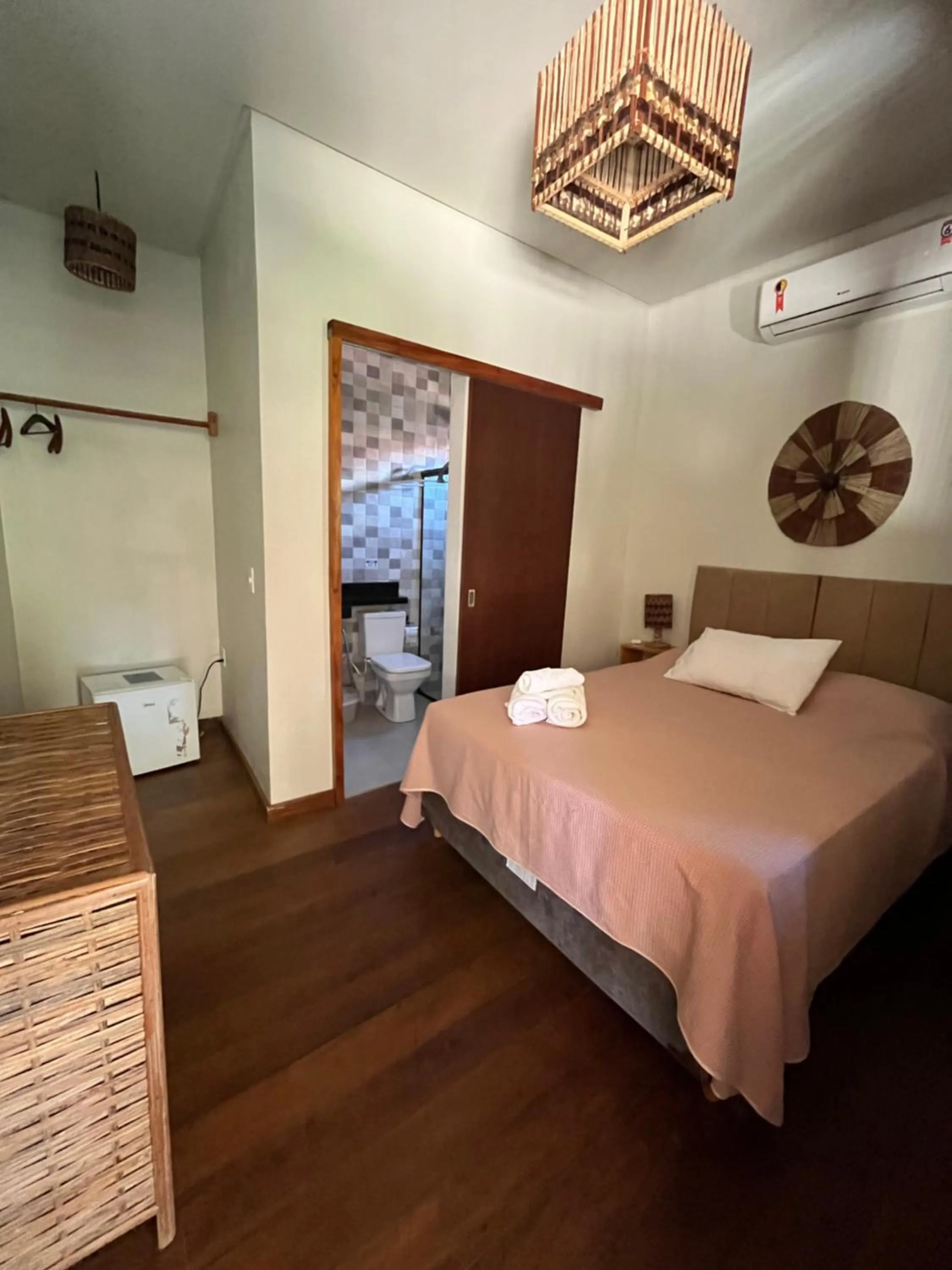 Photo of the whole room, Bed in Pousada Vilarejo