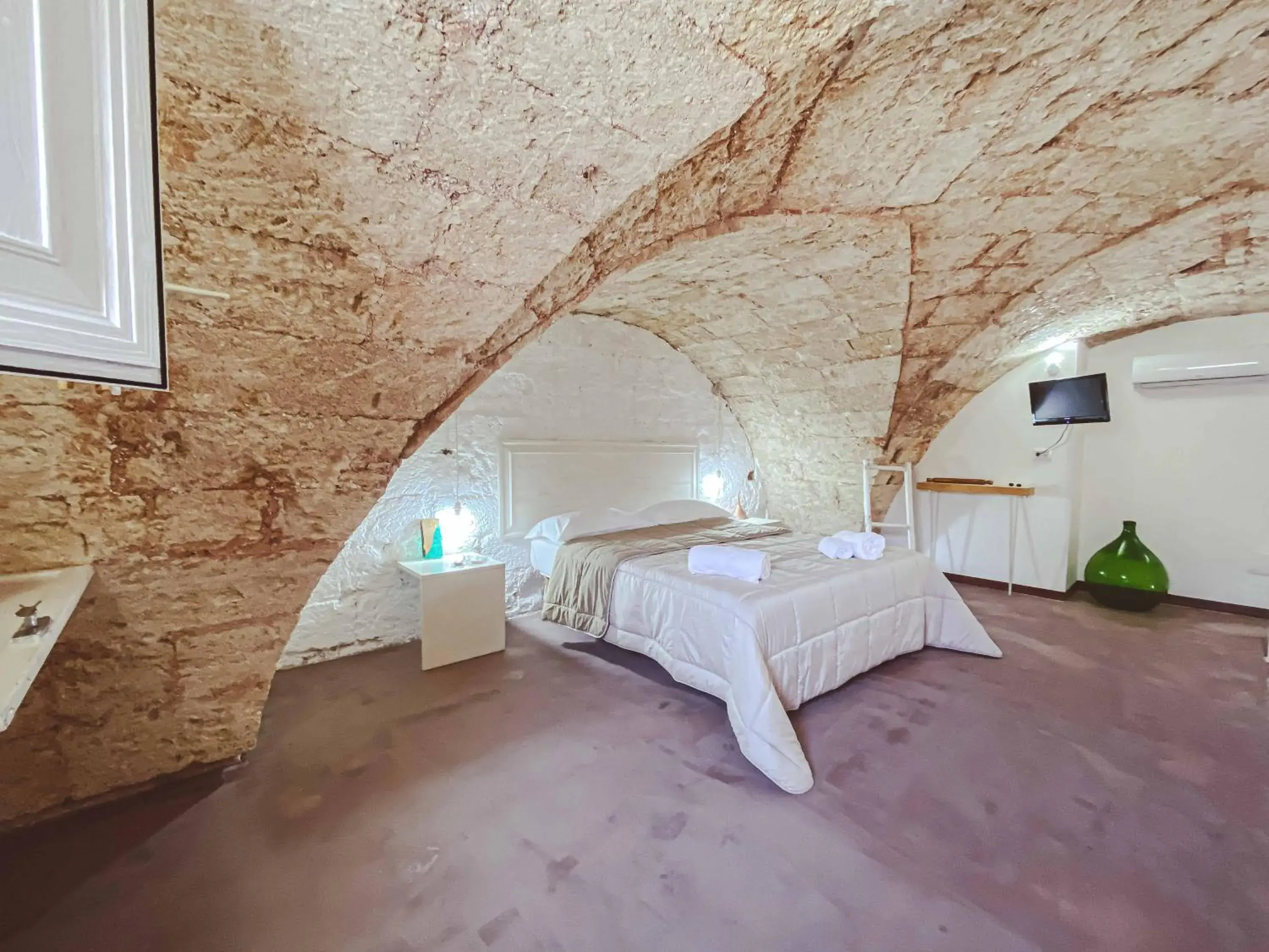 Large Double Room - single occupancy in Cortellenica Large Double Room - single occupancy in Cortellenica