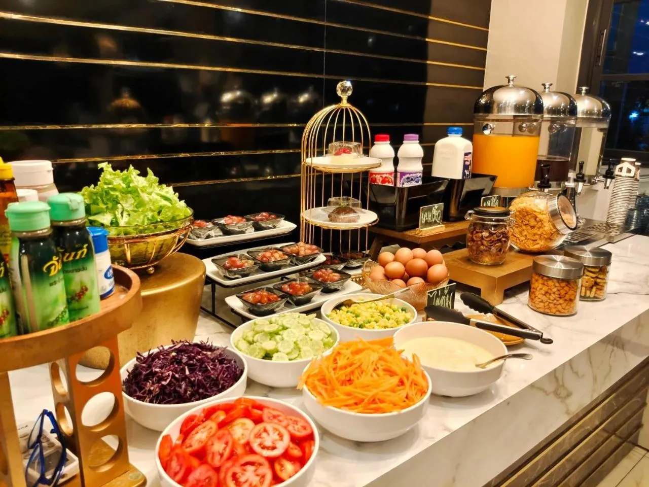 Restaurant/places to eat in โคโค่ โฮเทล KOCO Hotel