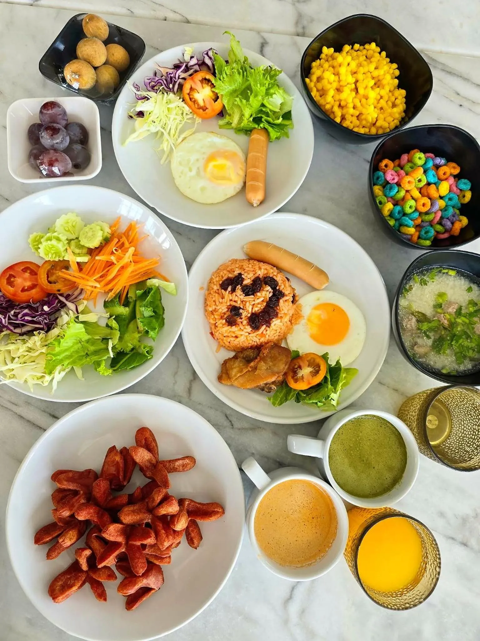 Buffet breakfast in โคโค่ โฮเทล KOCO Hotel