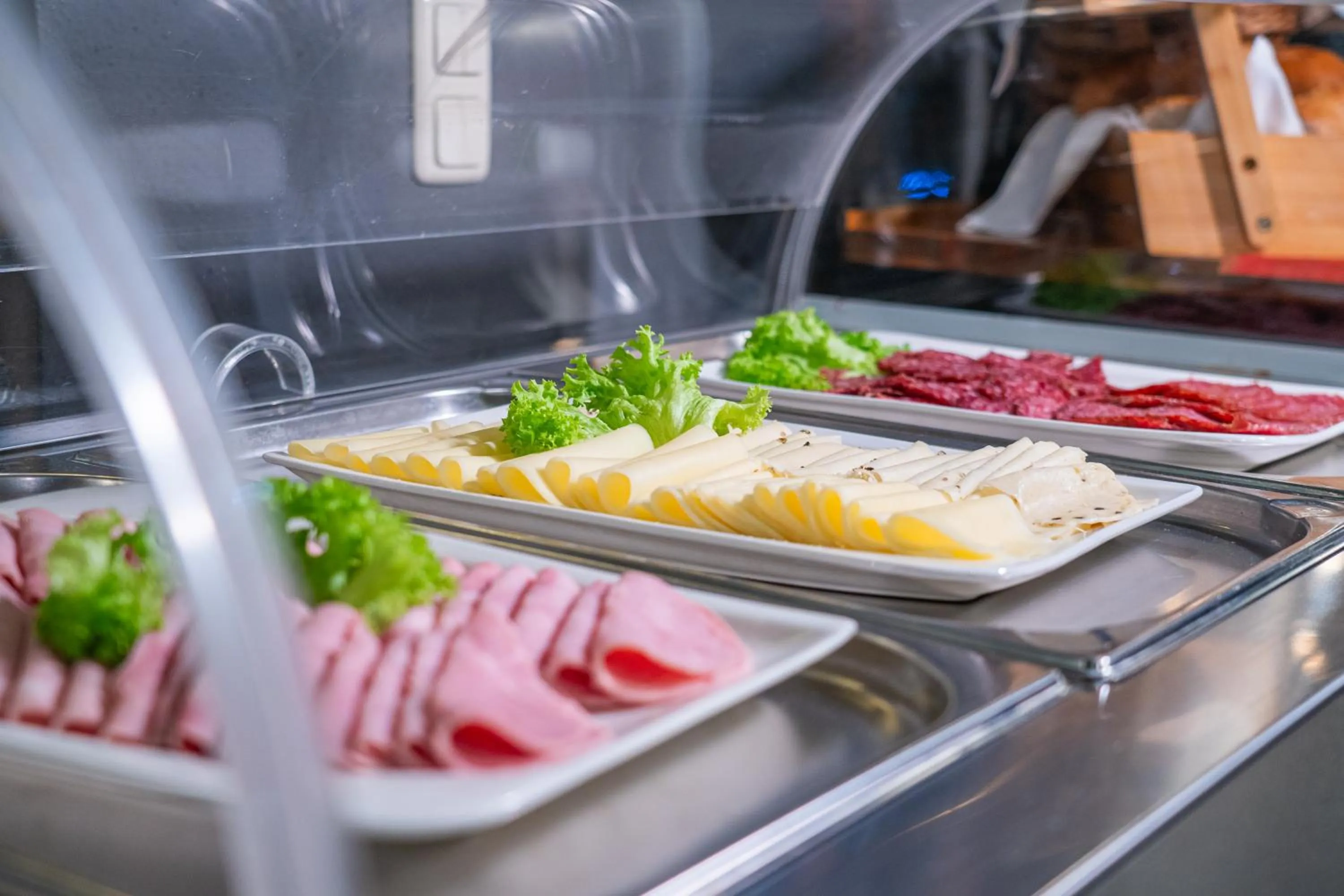 Buffet breakfast in Parkhotel Waldschlösschen