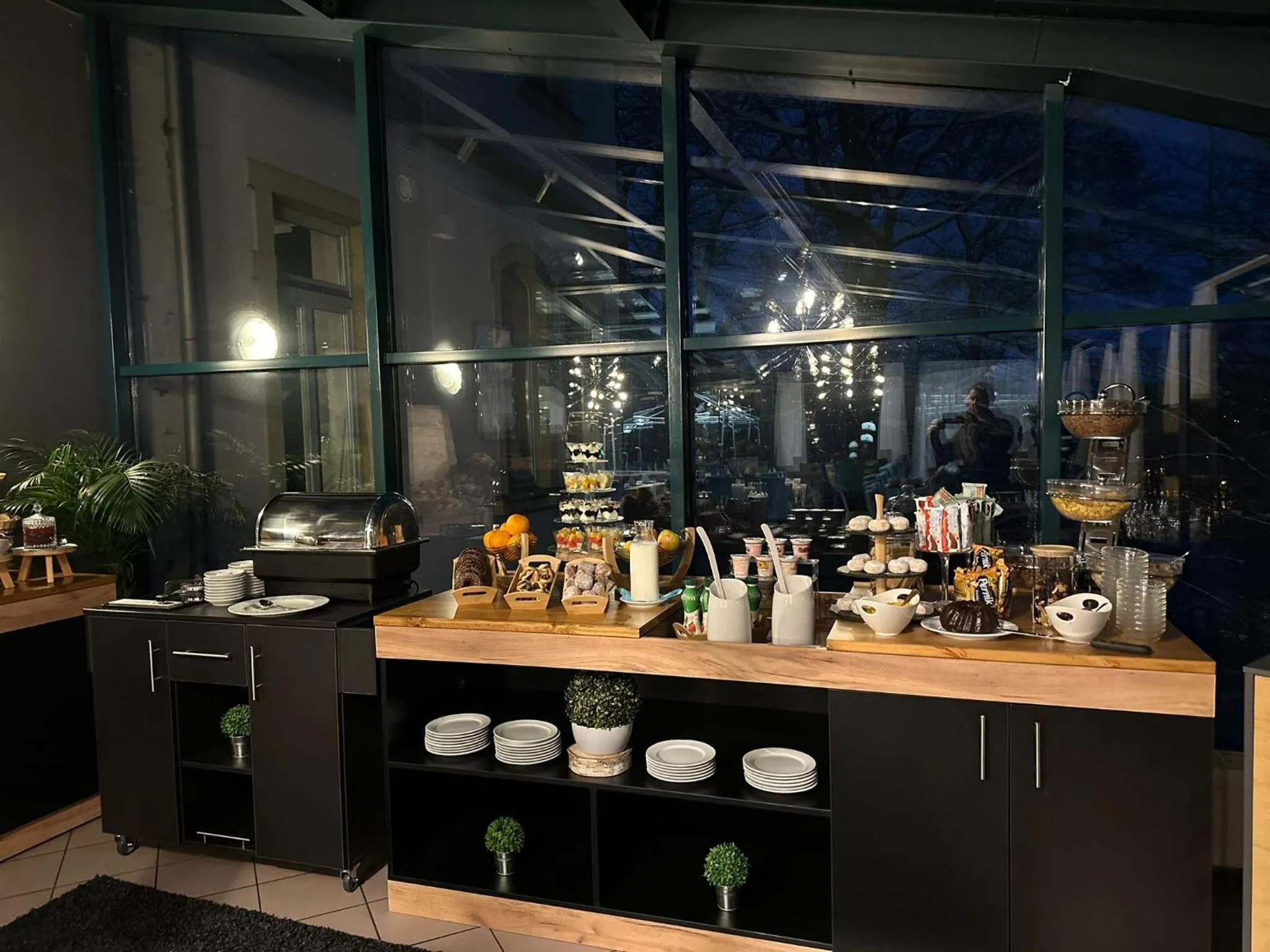 Buffet breakfast in Parkhotel Waldschlösschen