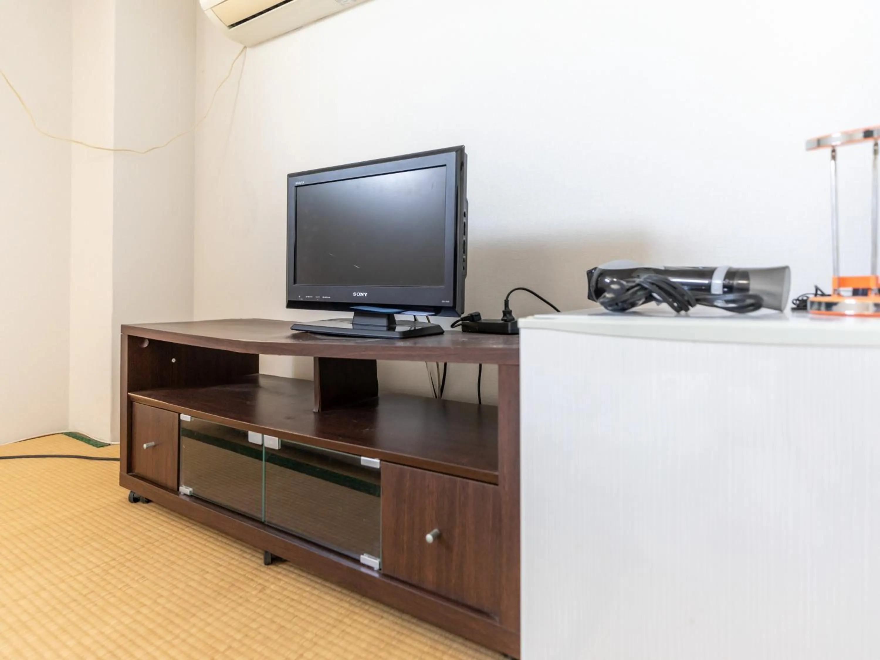 TV and multimedia in Tabist Hara Business Ryokan