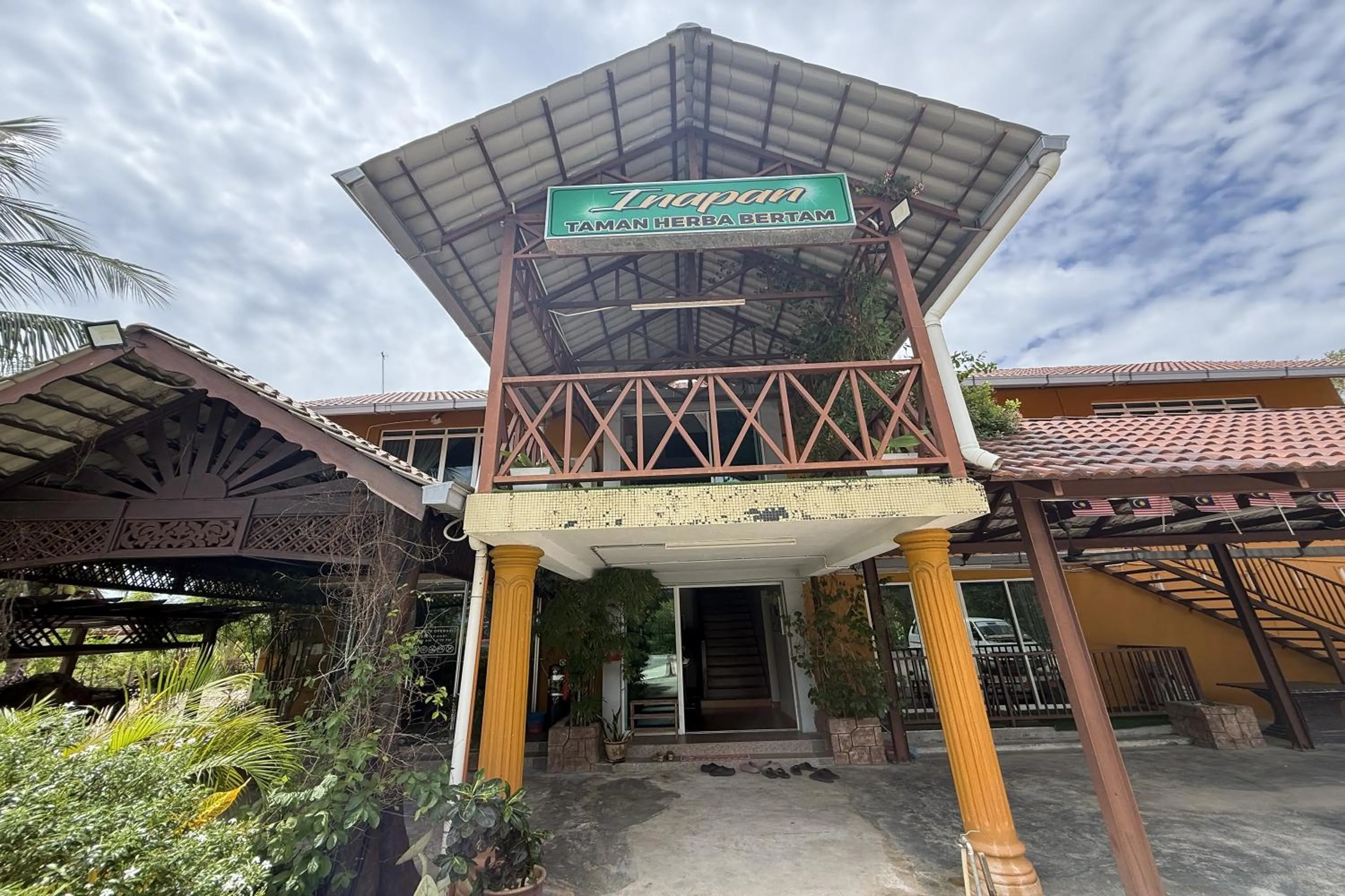 Property building in Inapan Taman Herba