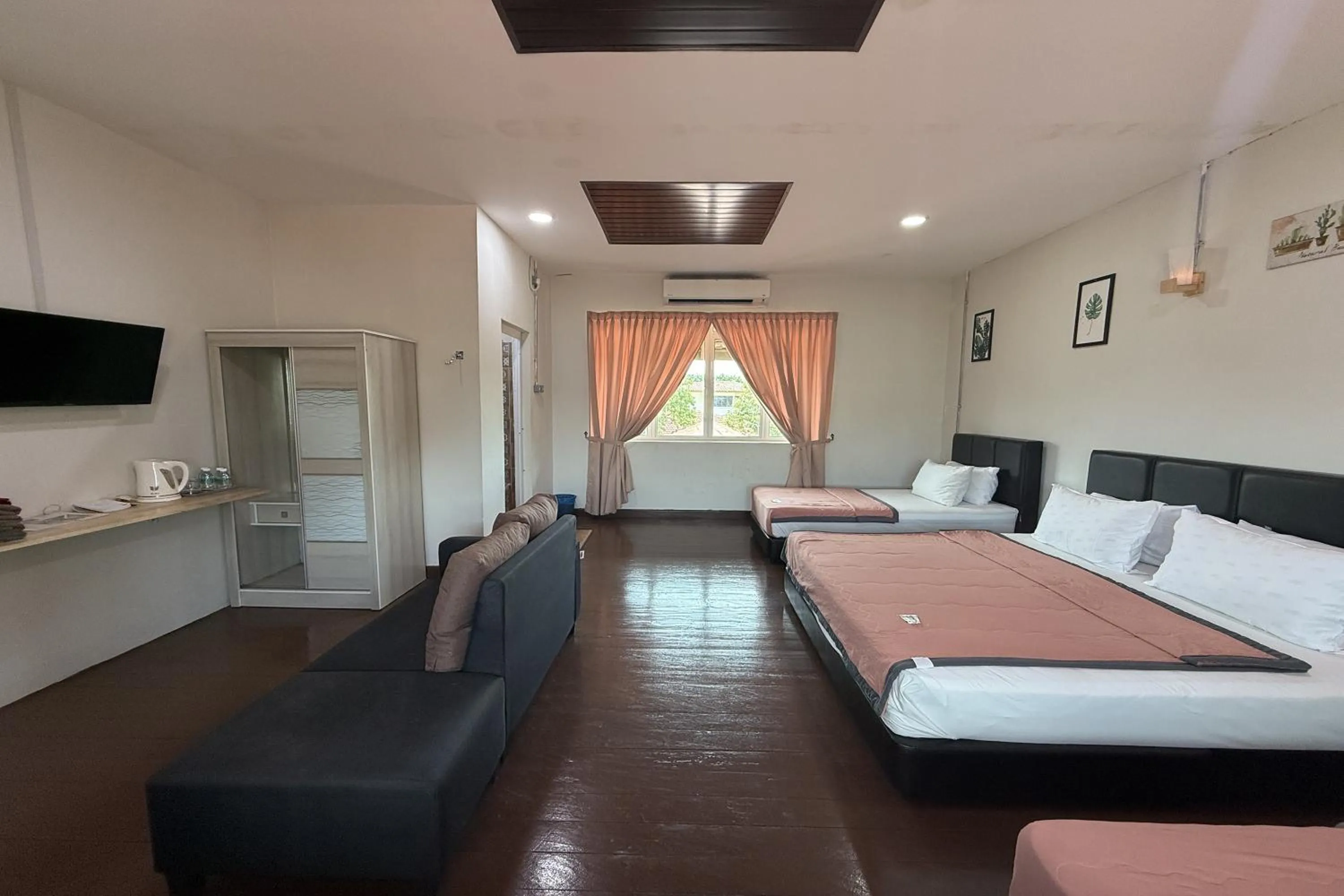 Bed in Inapan Taman Herba