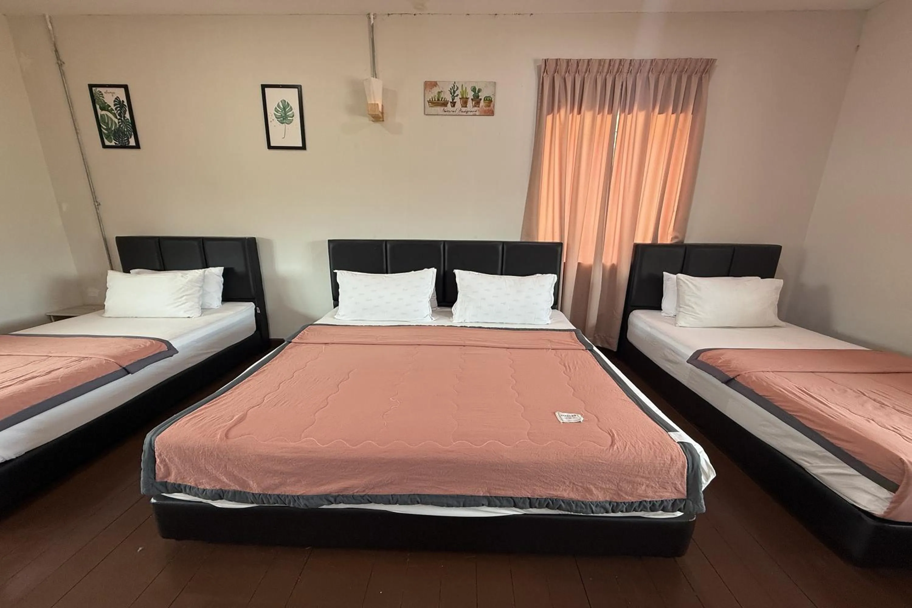 Bed in Inapan Taman Herba