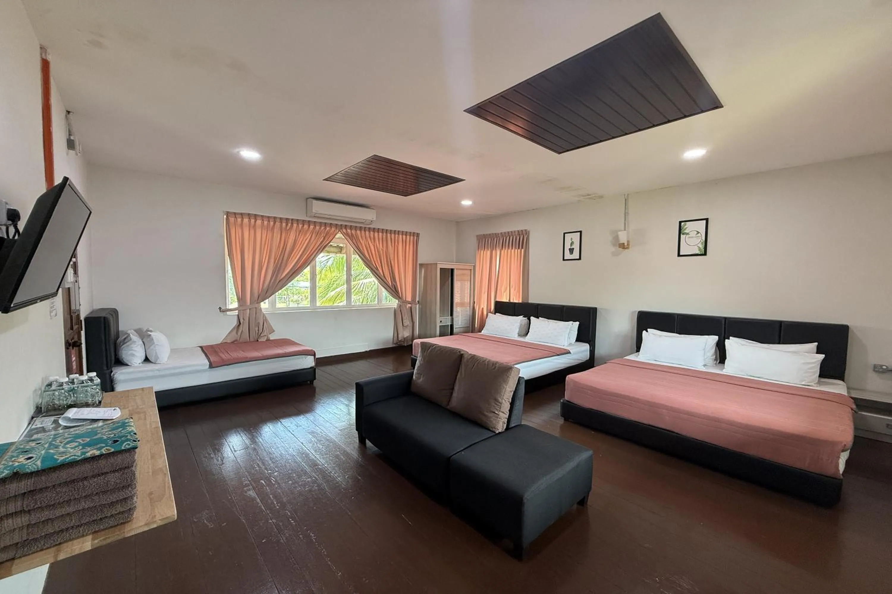 Bed in Inapan Taman Herba