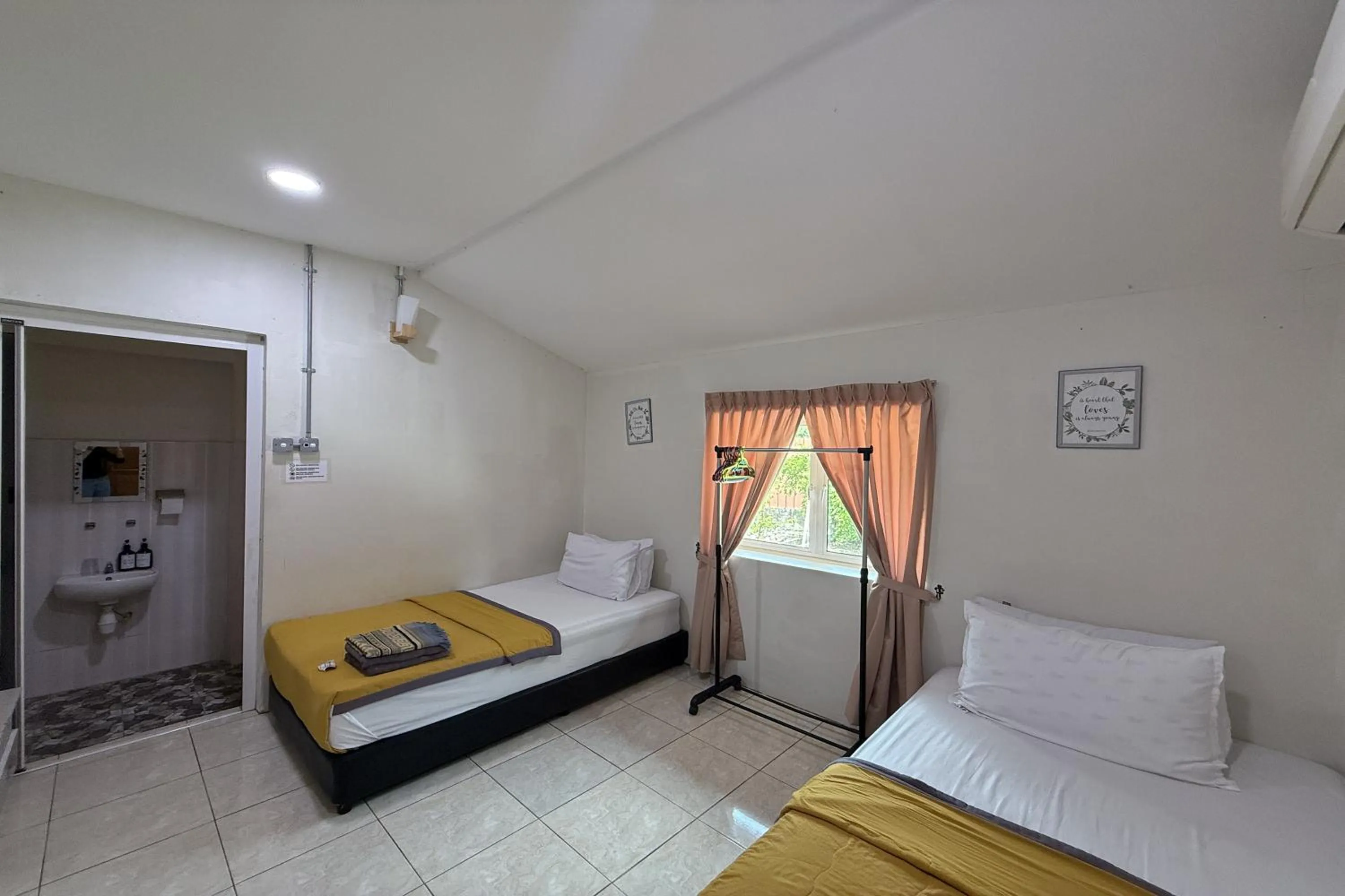 Bed in Inapan Taman Herba