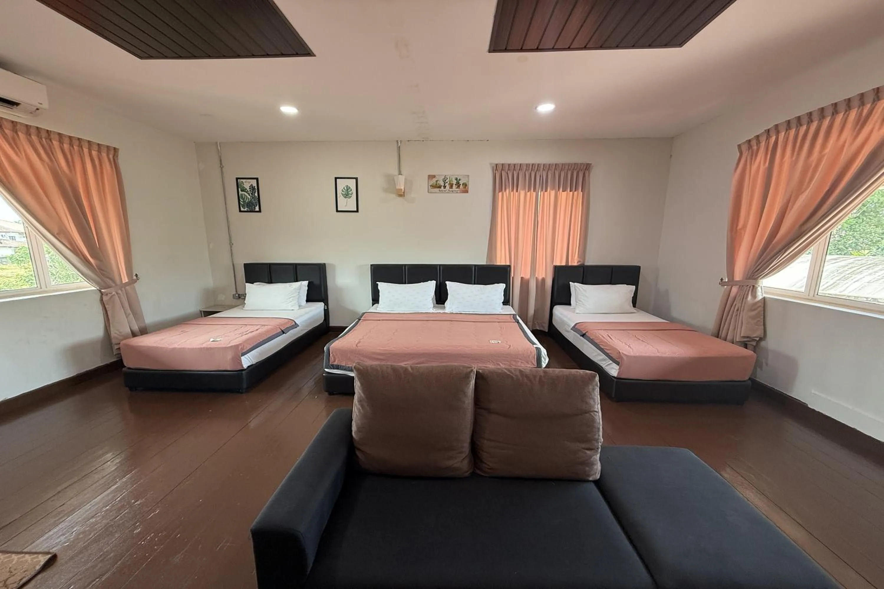 Bed in Inapan Taman Herba