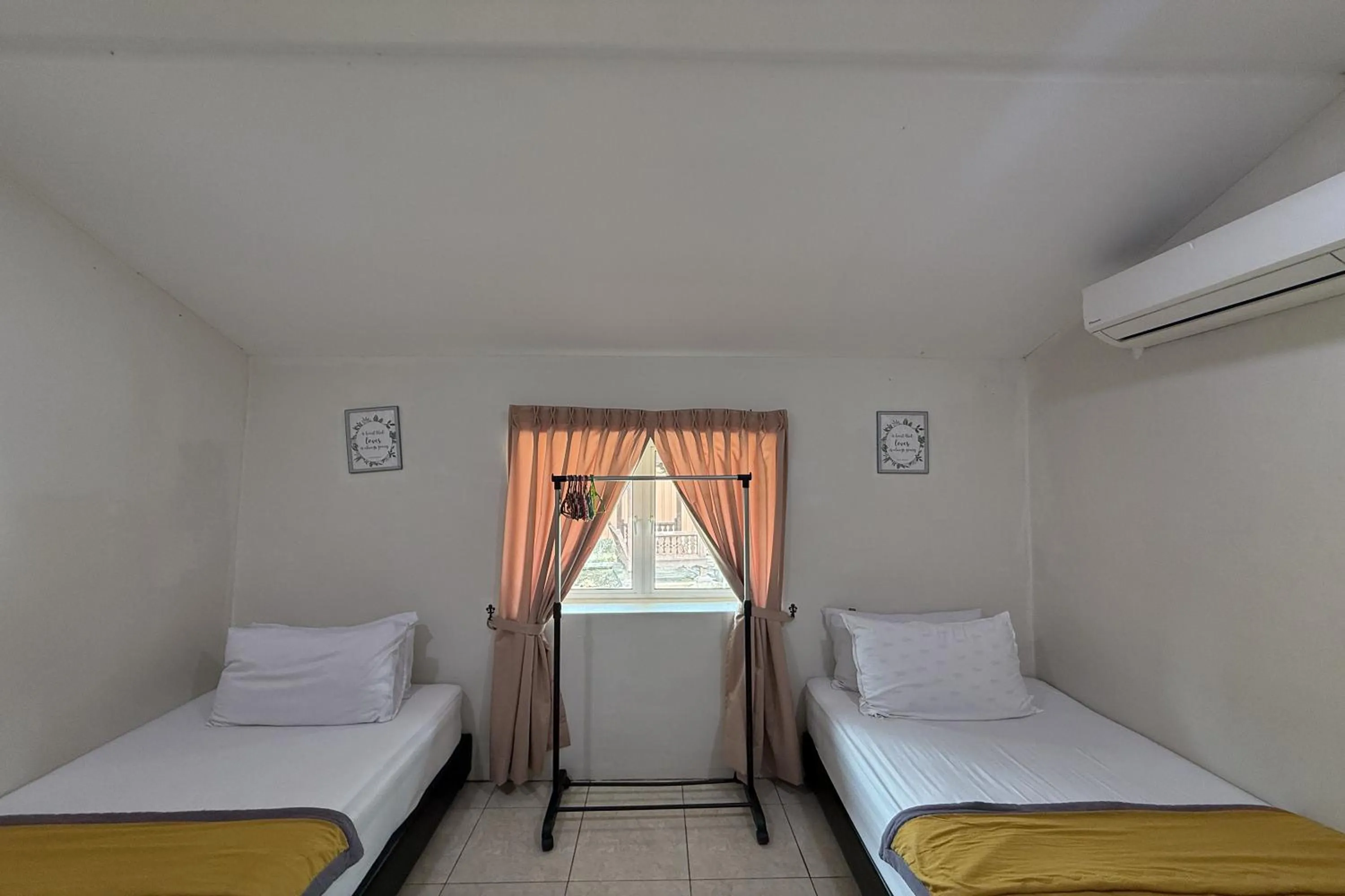 Bed in Inapan Taman Herba