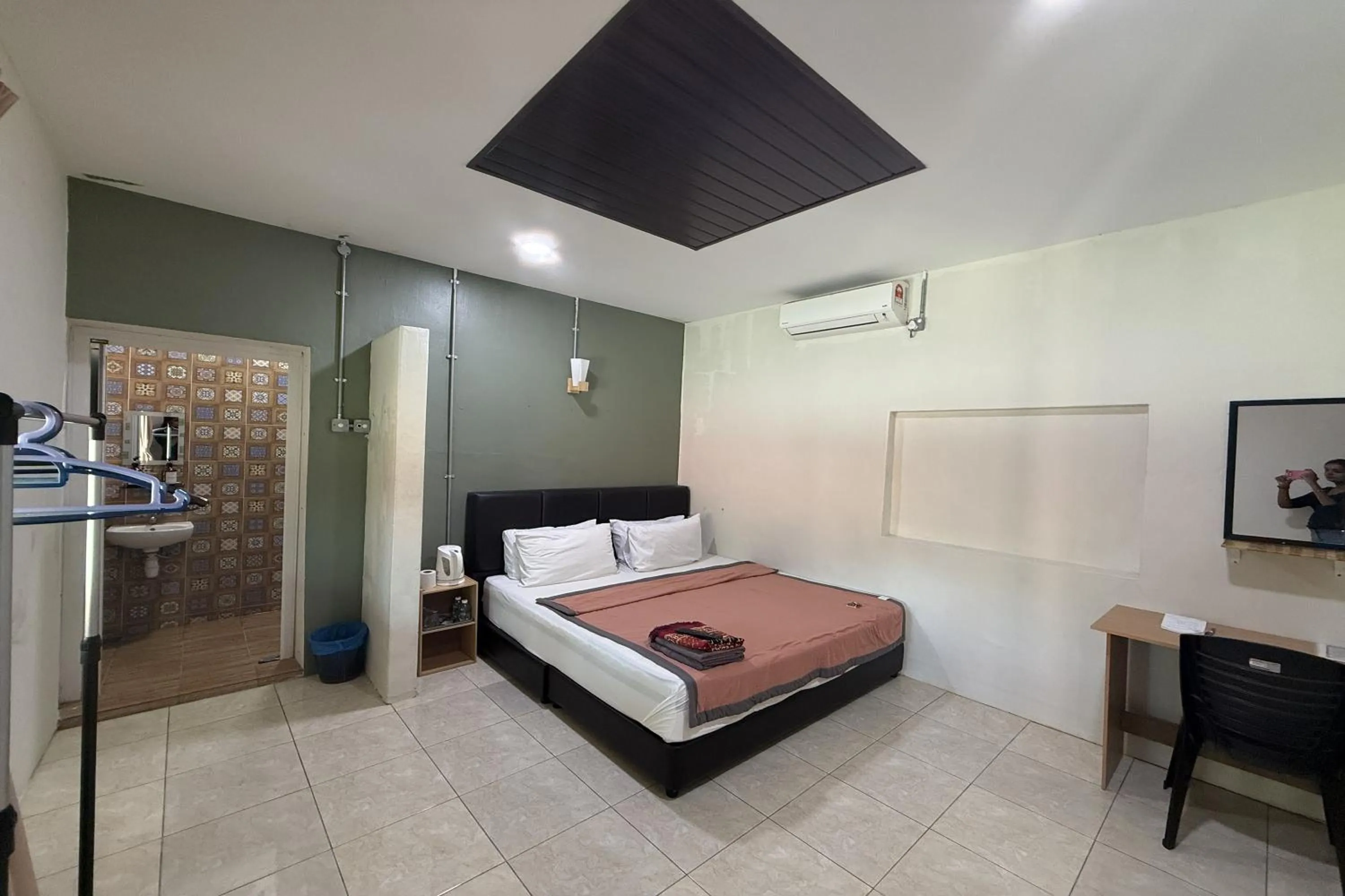 Bed in Inapan Taman Herba