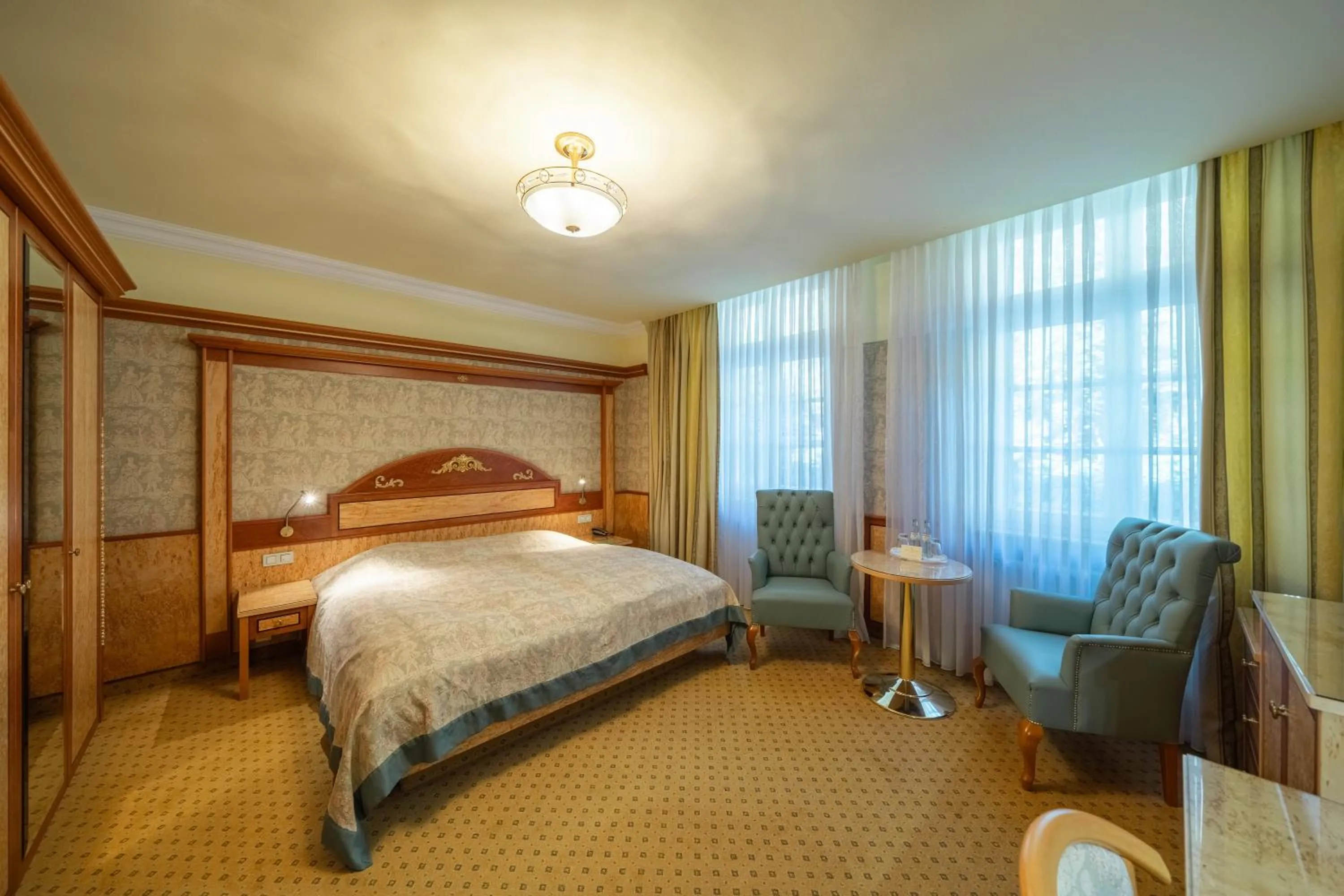 Bed in Häcker's Hotel