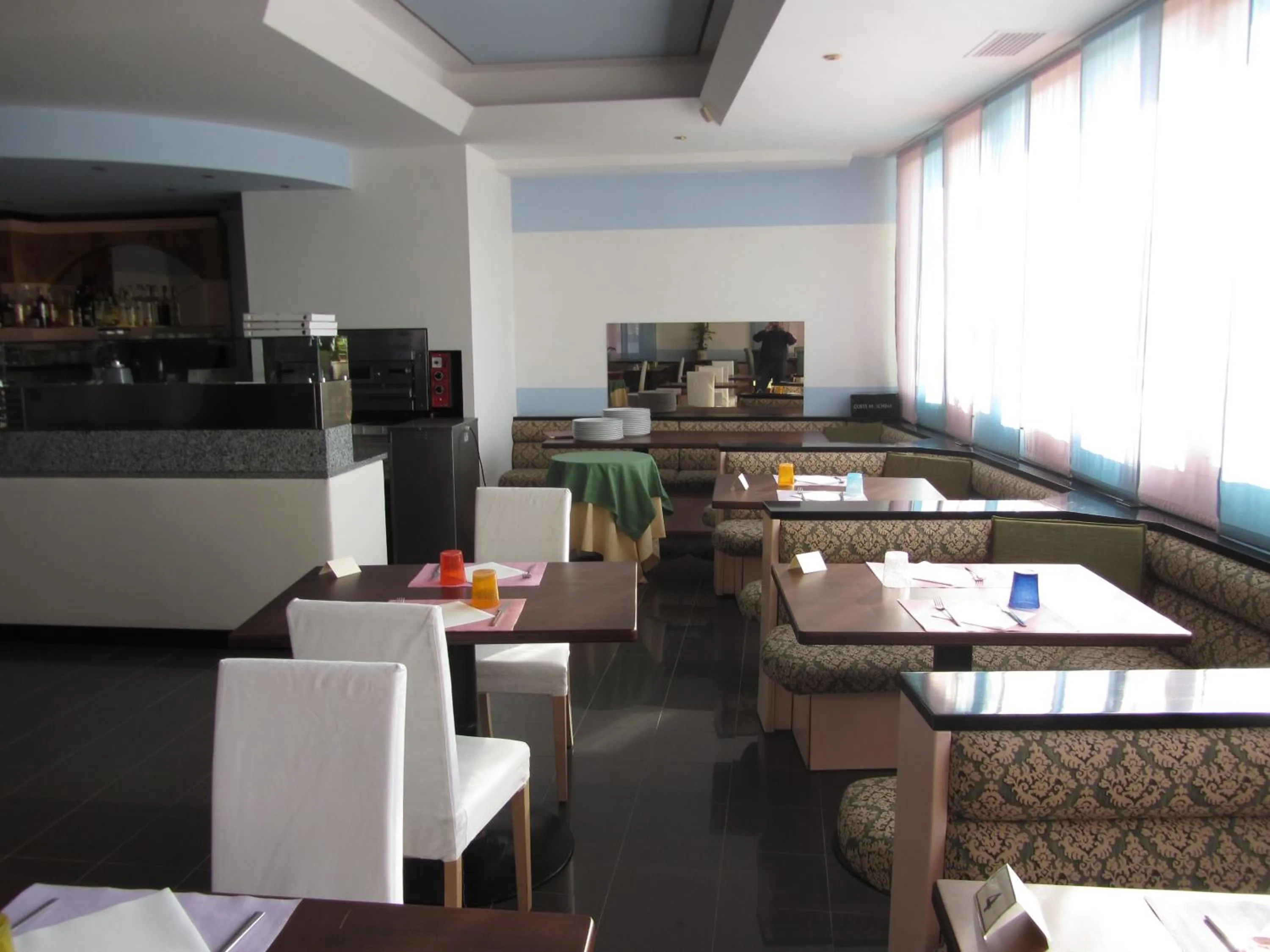 Restaurant/places to eat in Hotel Green castellani