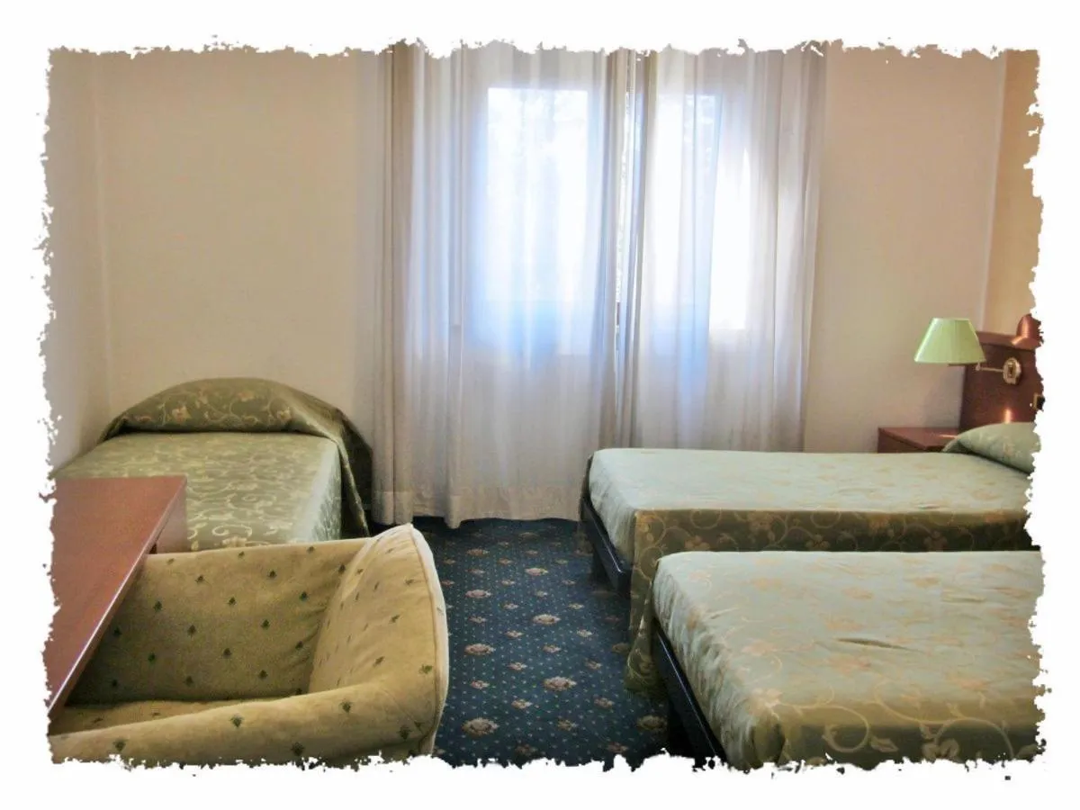 Photo of the whole room, Bed in Hotel Green castellani