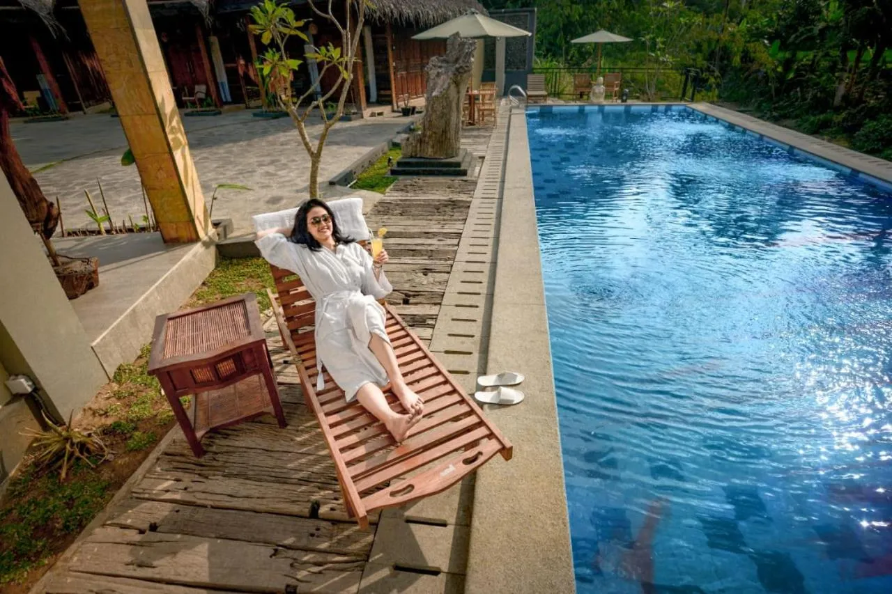 Swimming pool in Khanaya Hotel Borobudur