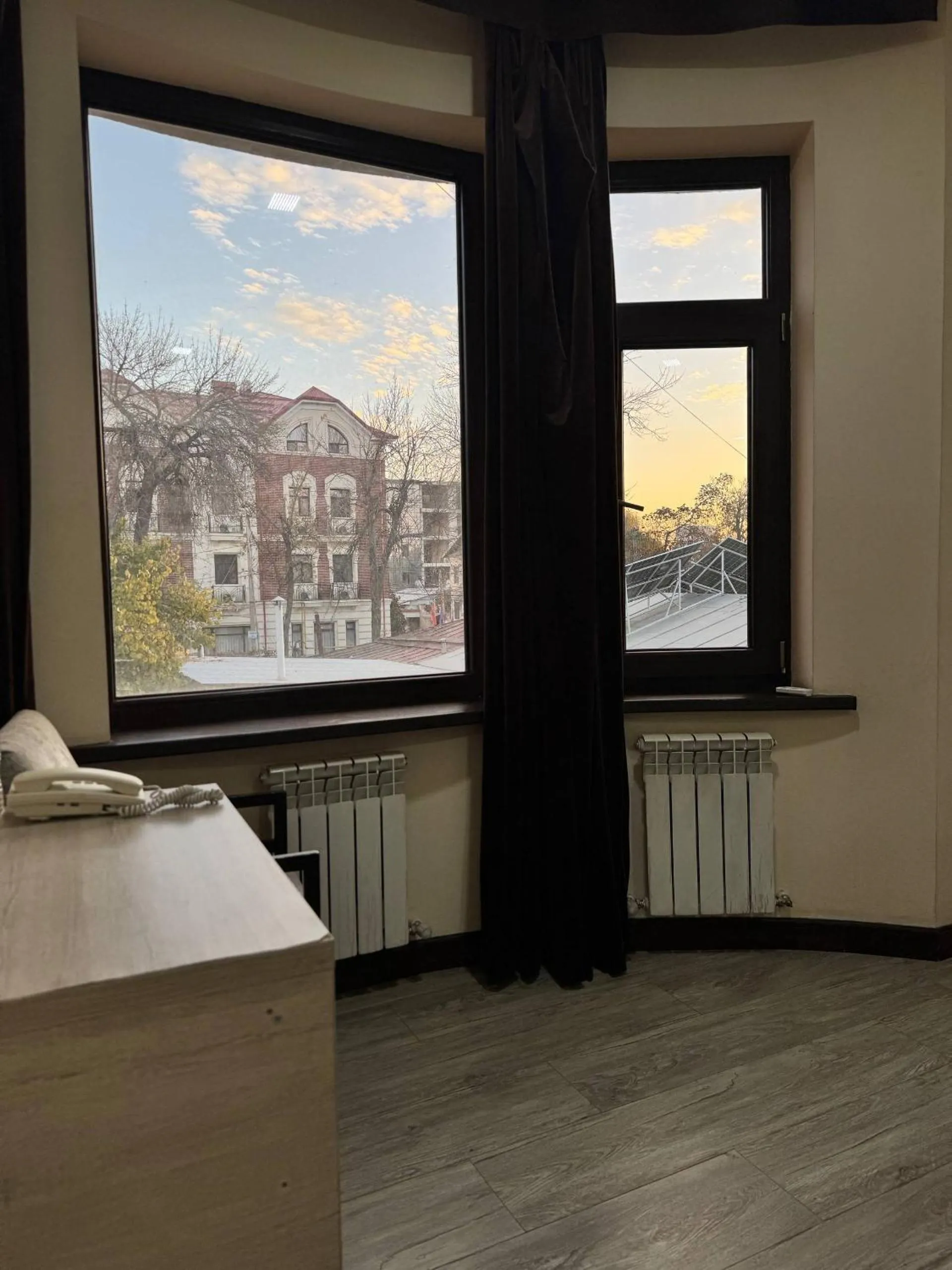 Quiet street view, Bed in Shosh Palace