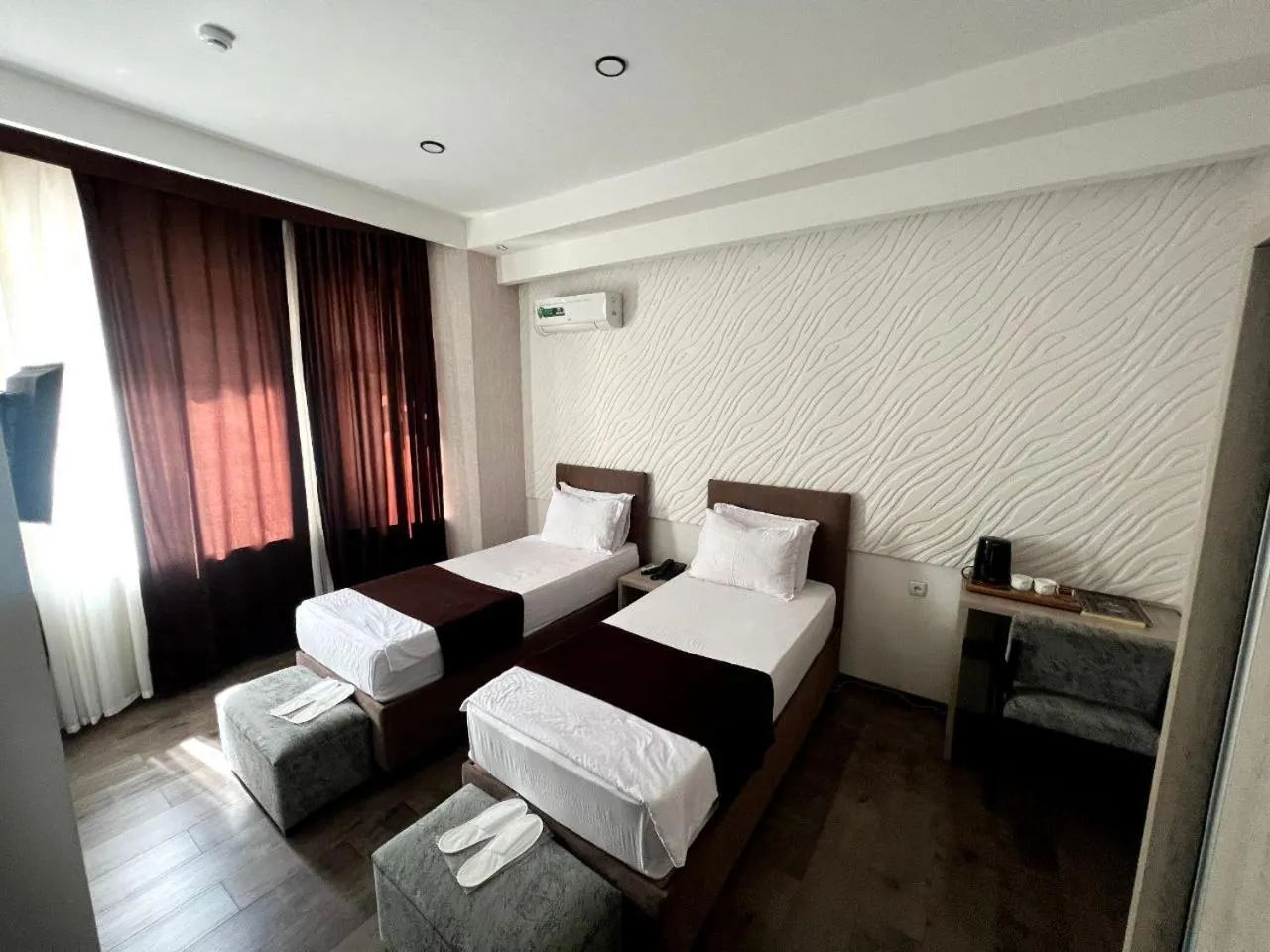 TV and multimedia, Bed in Shosh Palace