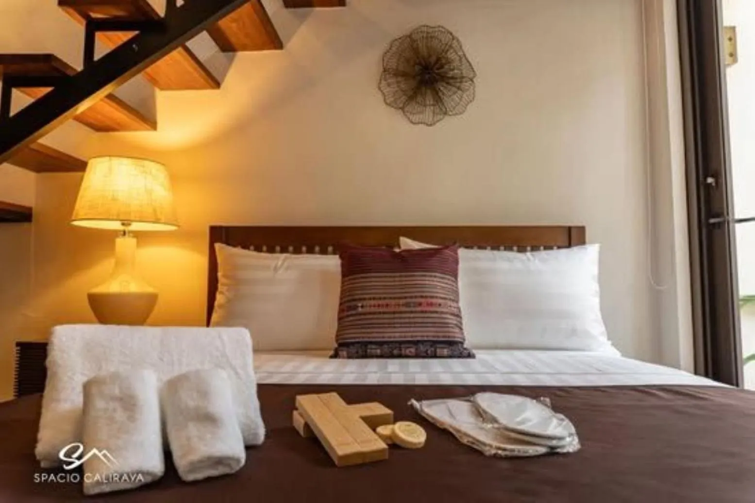 Bed in Spacio Caliraya Bed & Breakfast