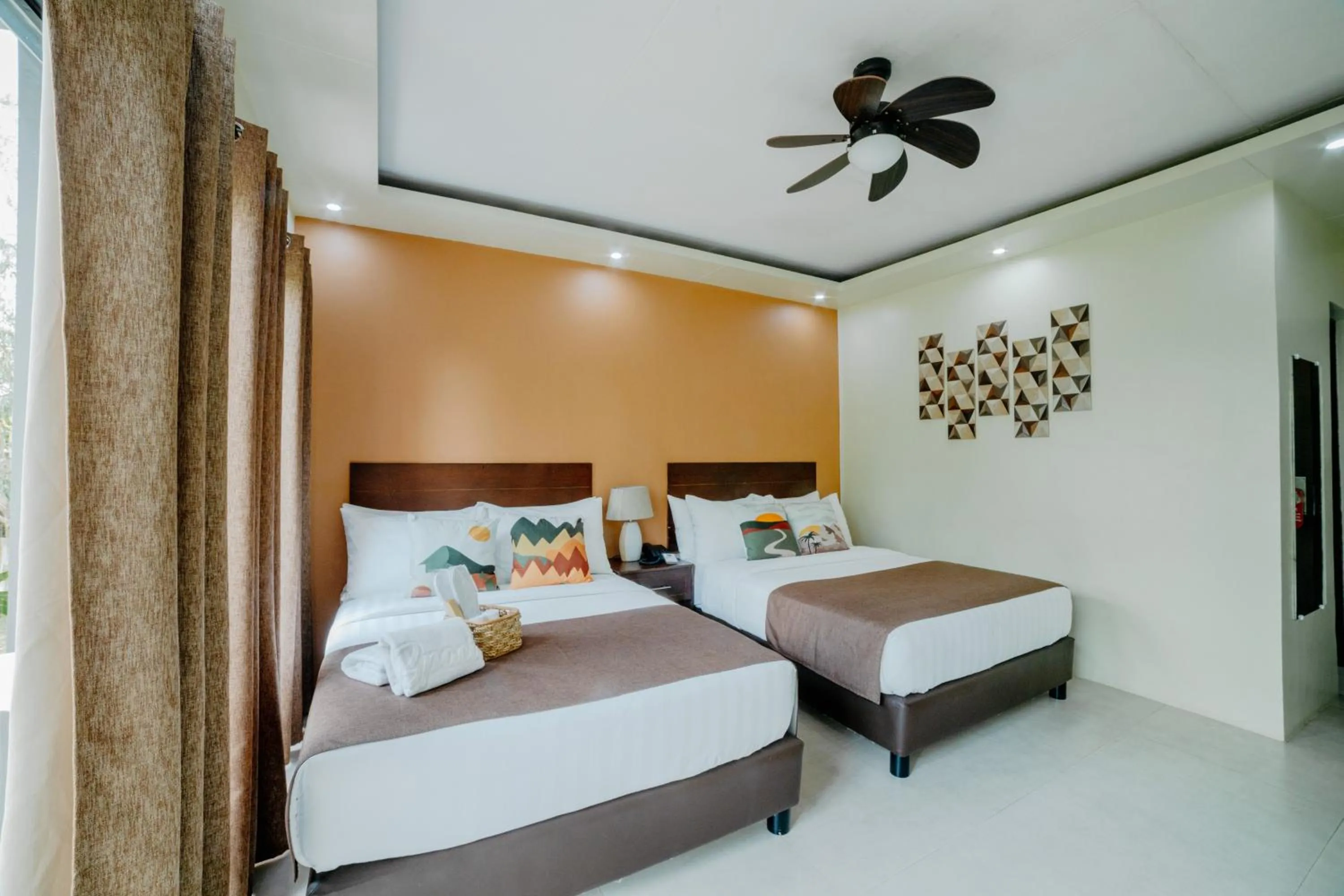Bed in Spacio Caliraya Bed & Breakfast