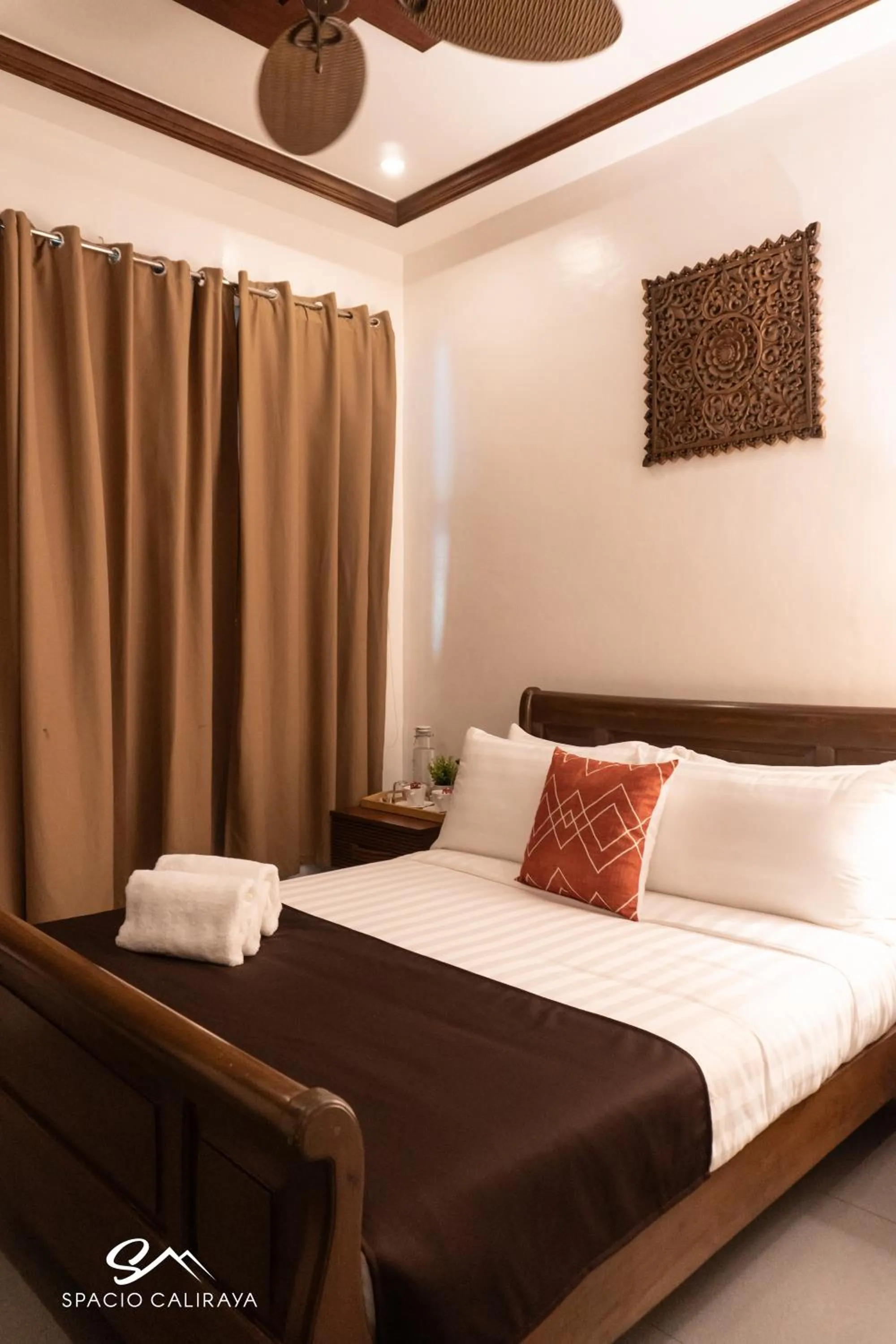 Bed in Spacio Caliraya Bed & Breakfast