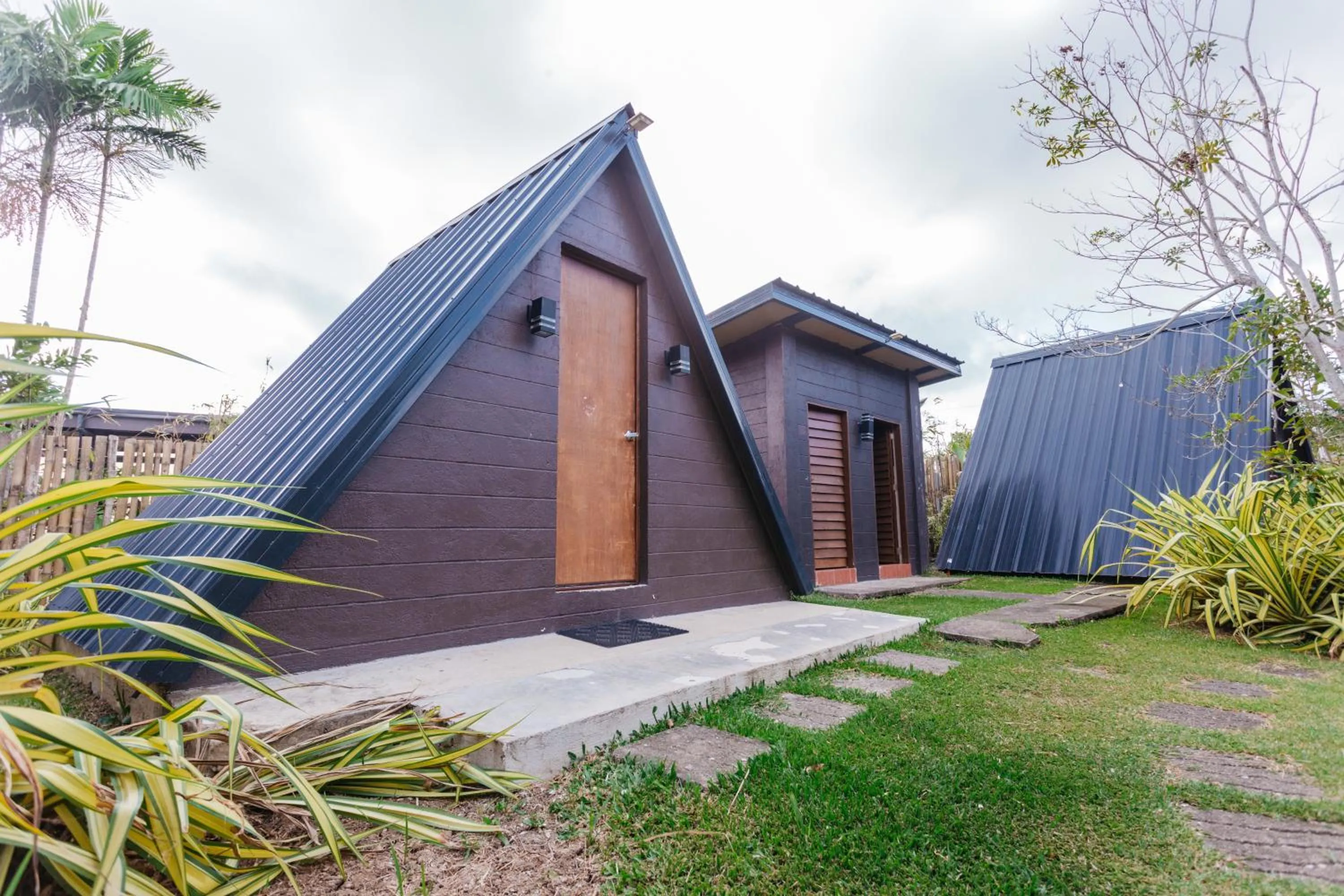 Property building in Spacio Caliraya Bed & Breakfast