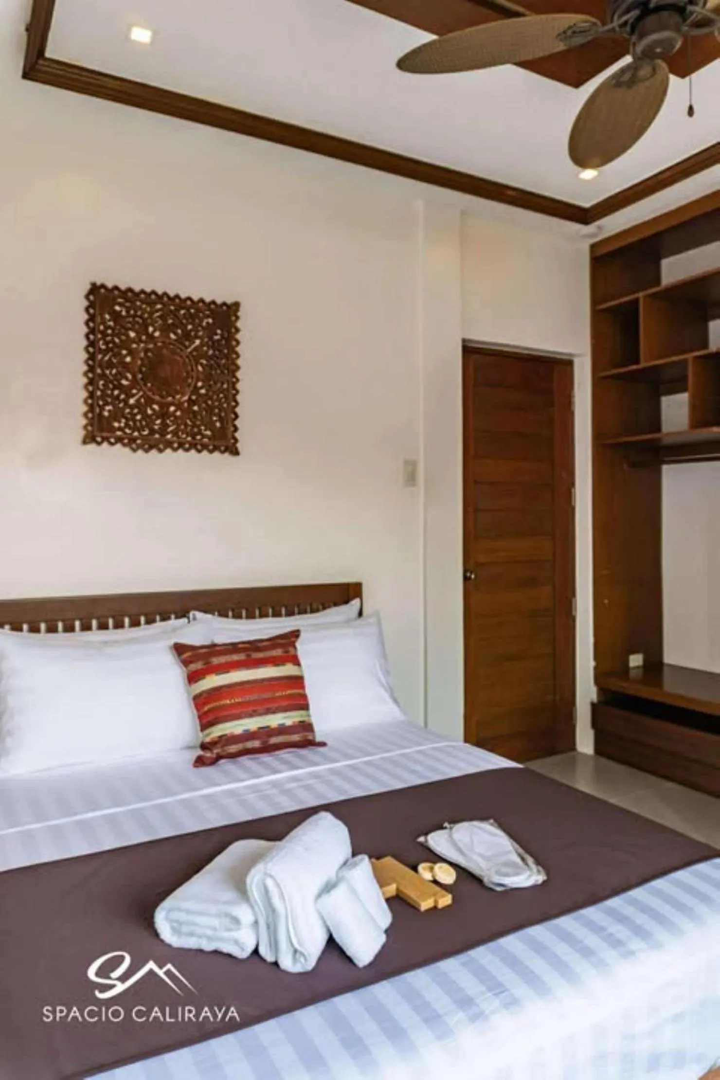 Bed in Spacio Caliraya Bed & Breakfast