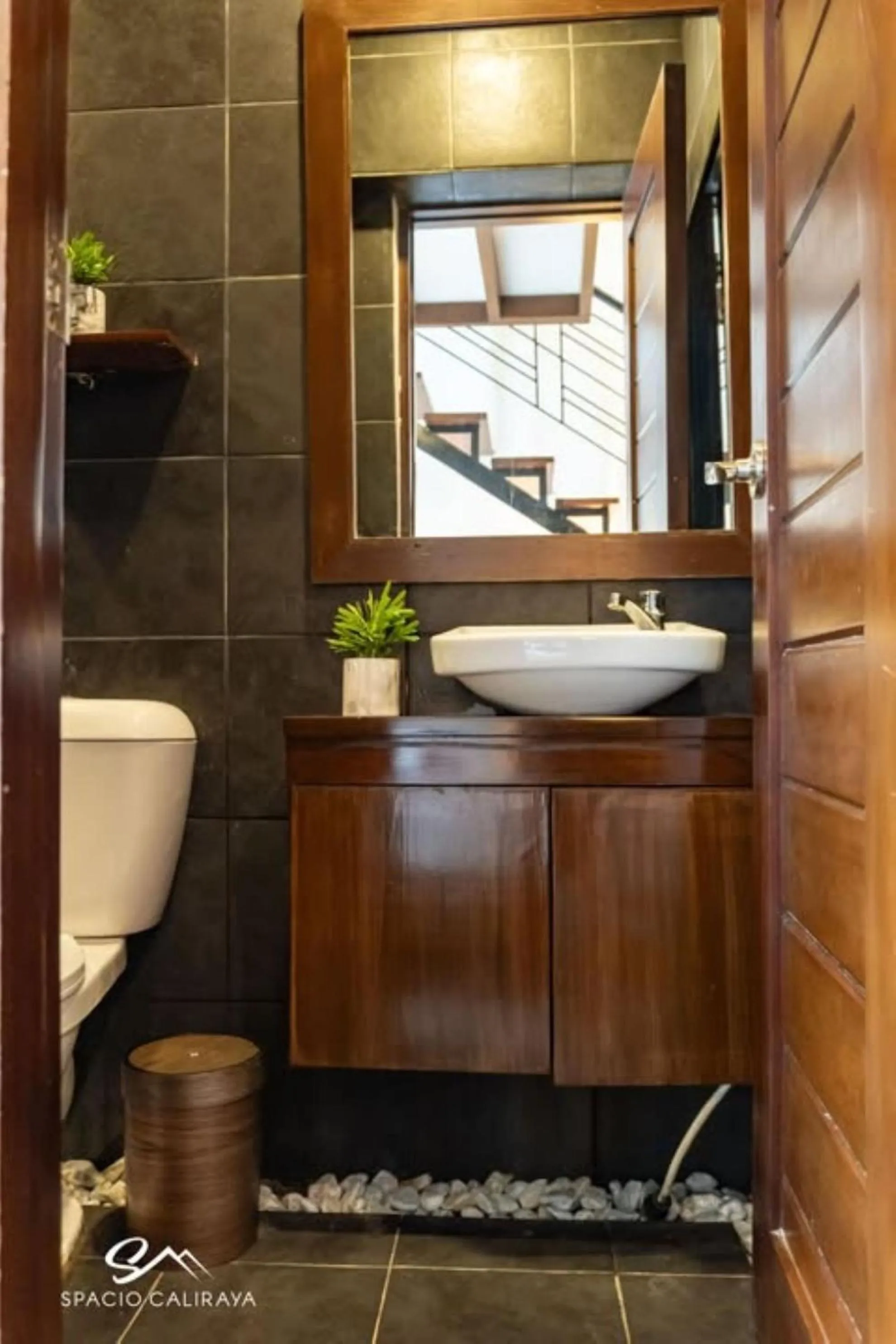 Toilet in Spacio Caliraya Bed & Breakfast