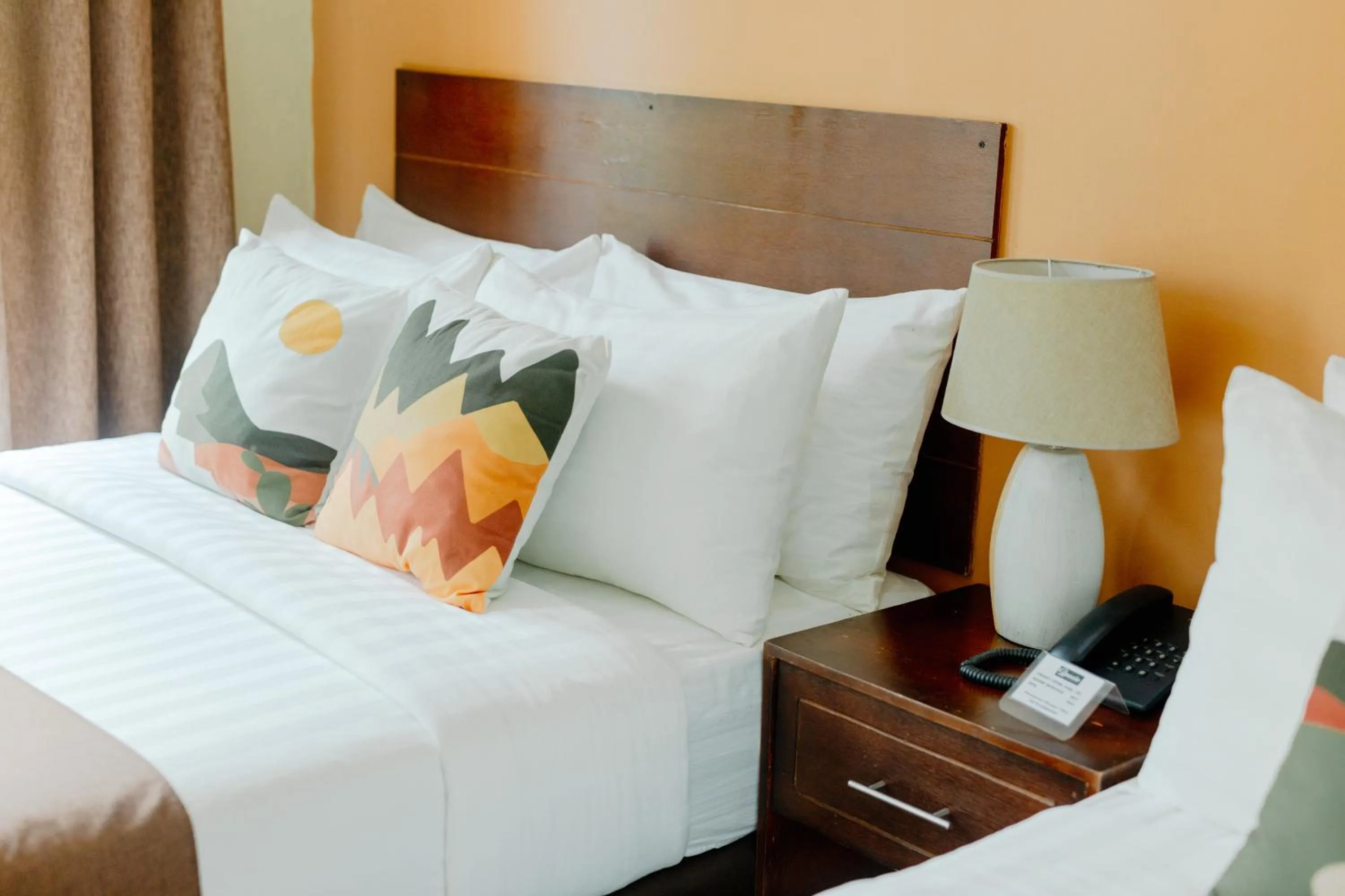 Bed in Spacio Caliraya Bed & Breakfast