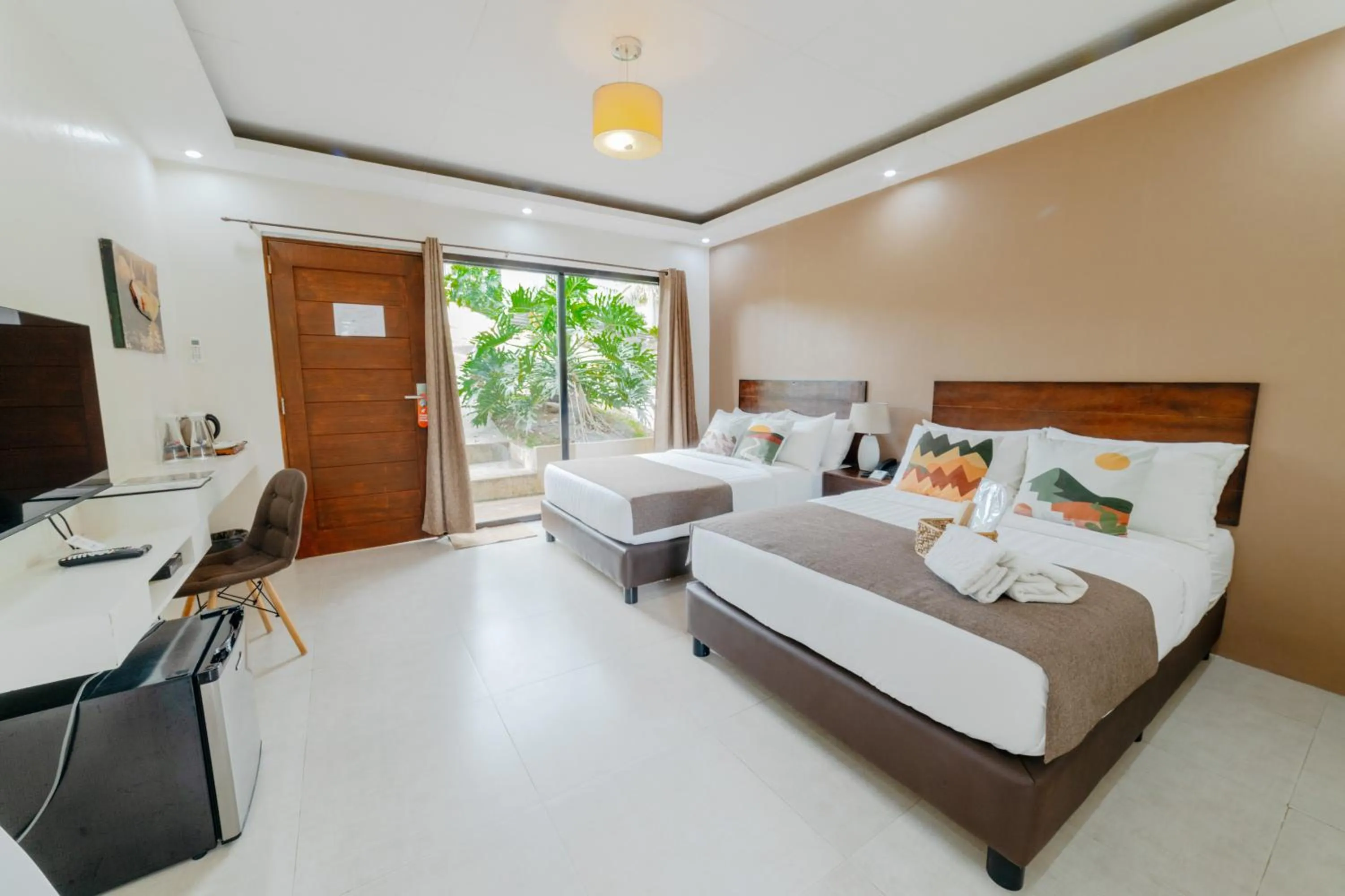 TV and multimedia, Bed in Spacio Caliraya Bed & Breakfast