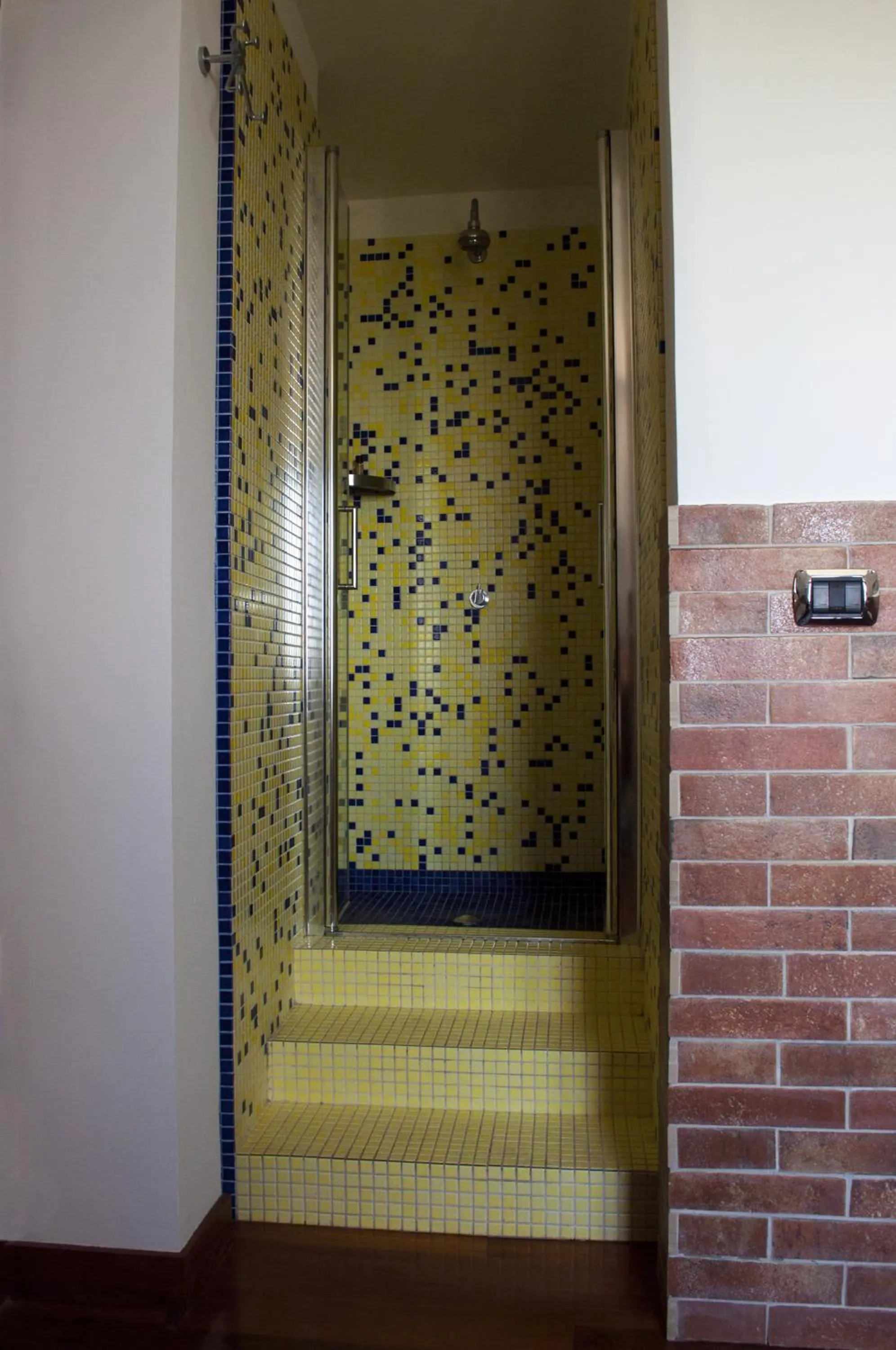 Shower in Residence Zelzar