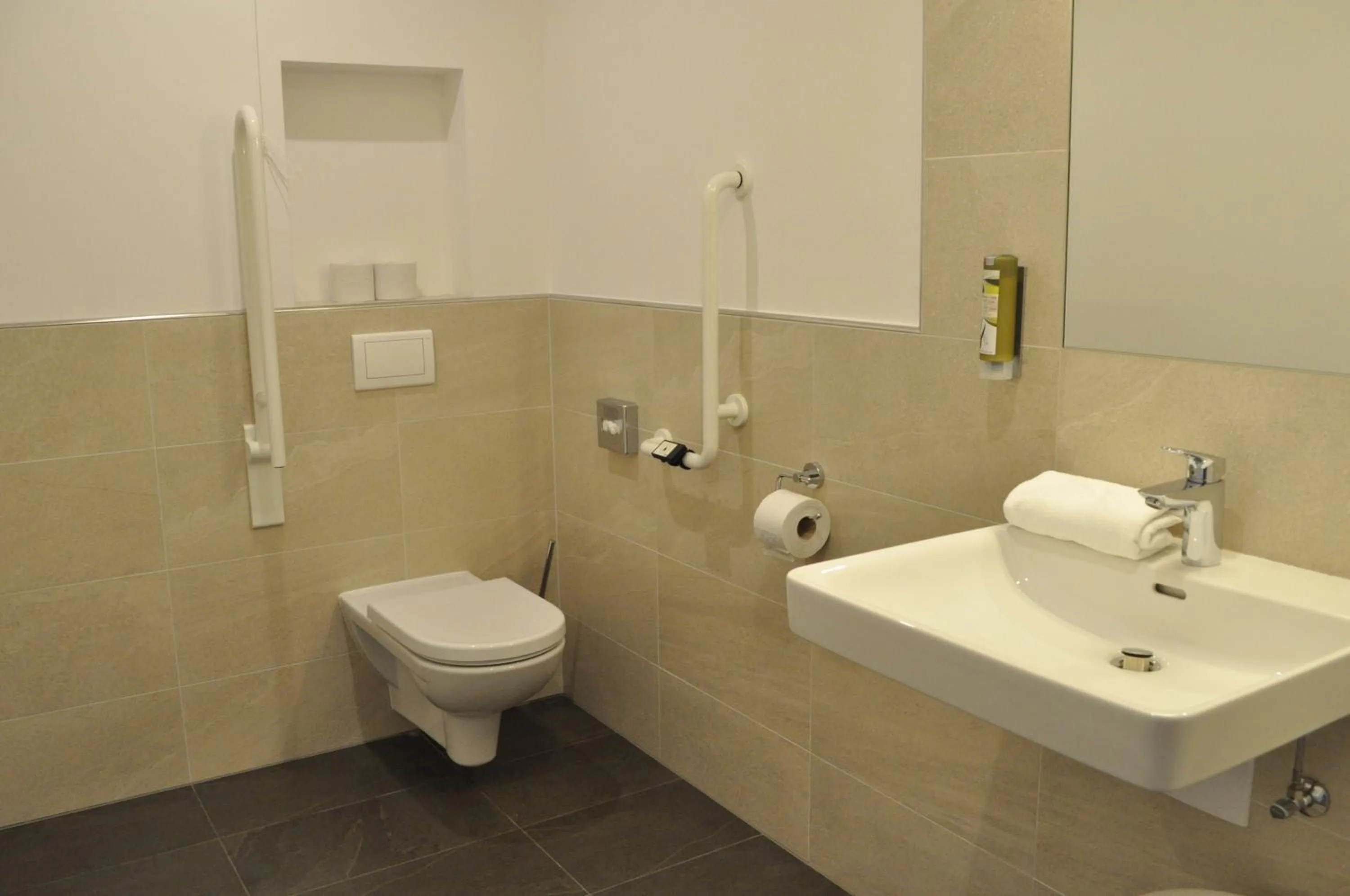 Toilet in Seehotel Herlinde