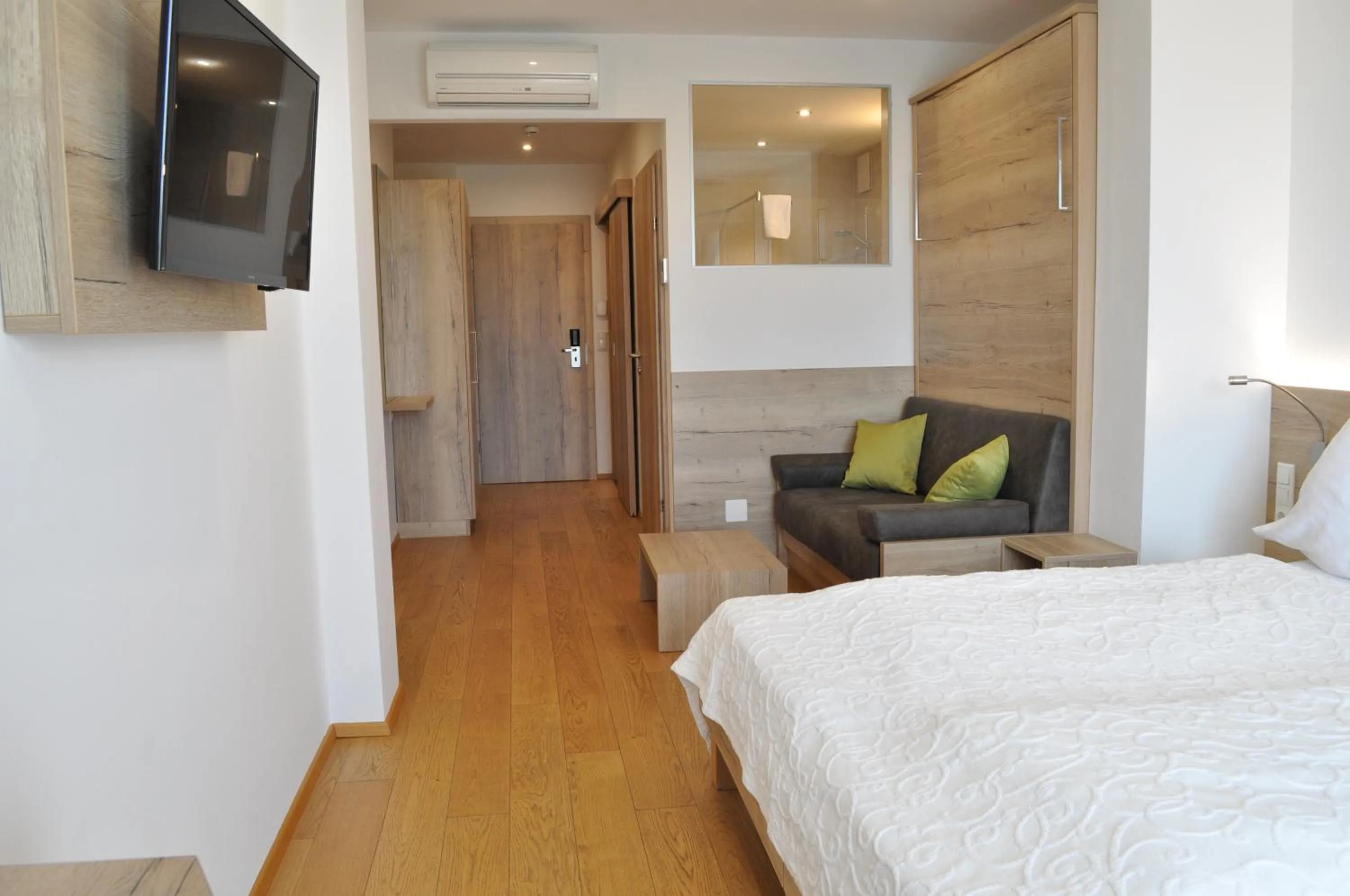 Photo of the whole room, Bed in Seehotel Herlinde